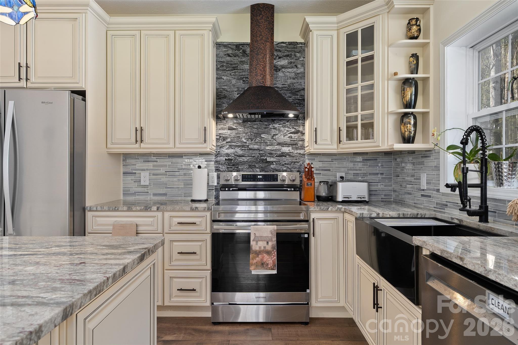 Ruth Villa - Residential