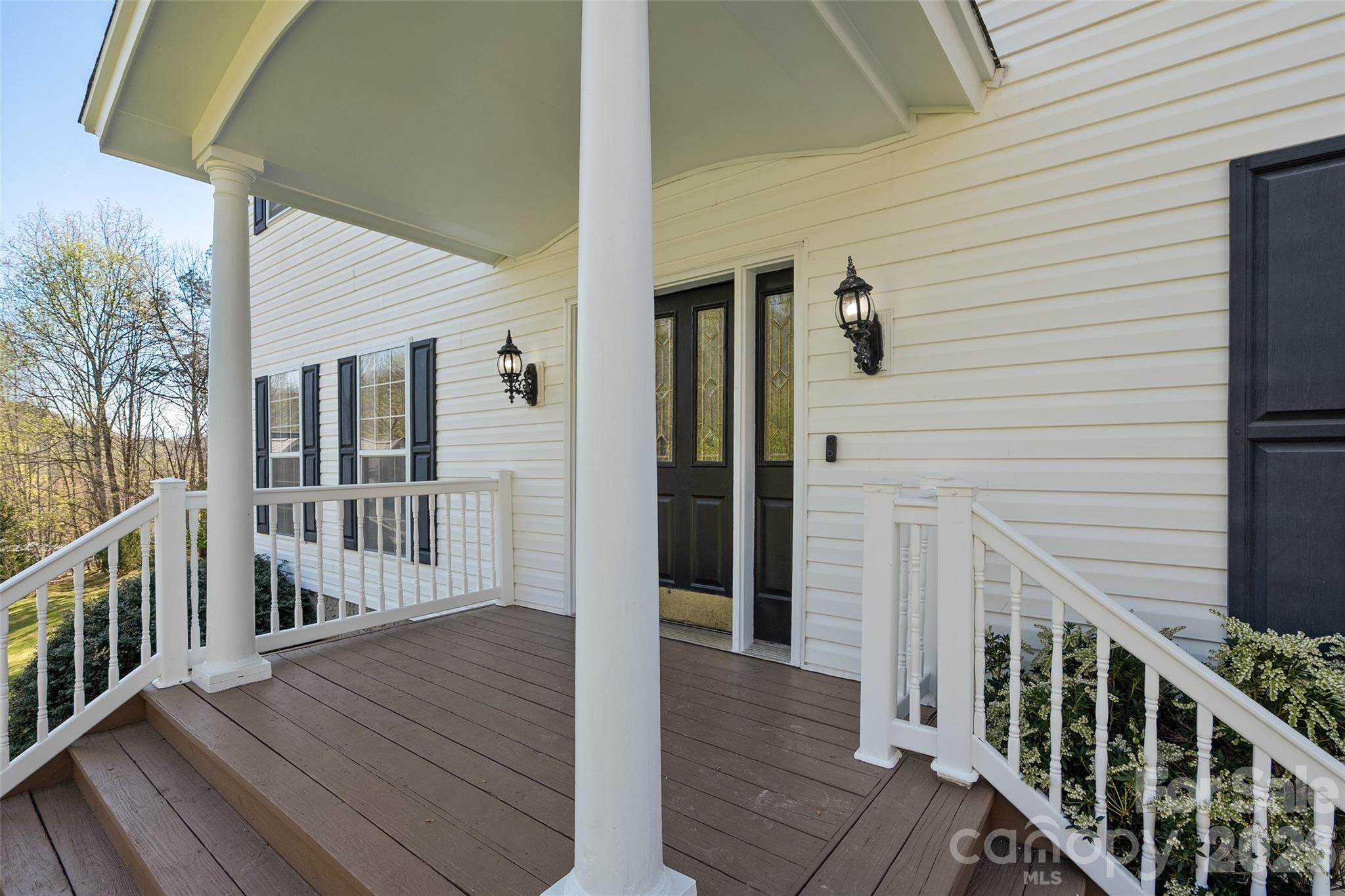 Ruth Villa - Residential