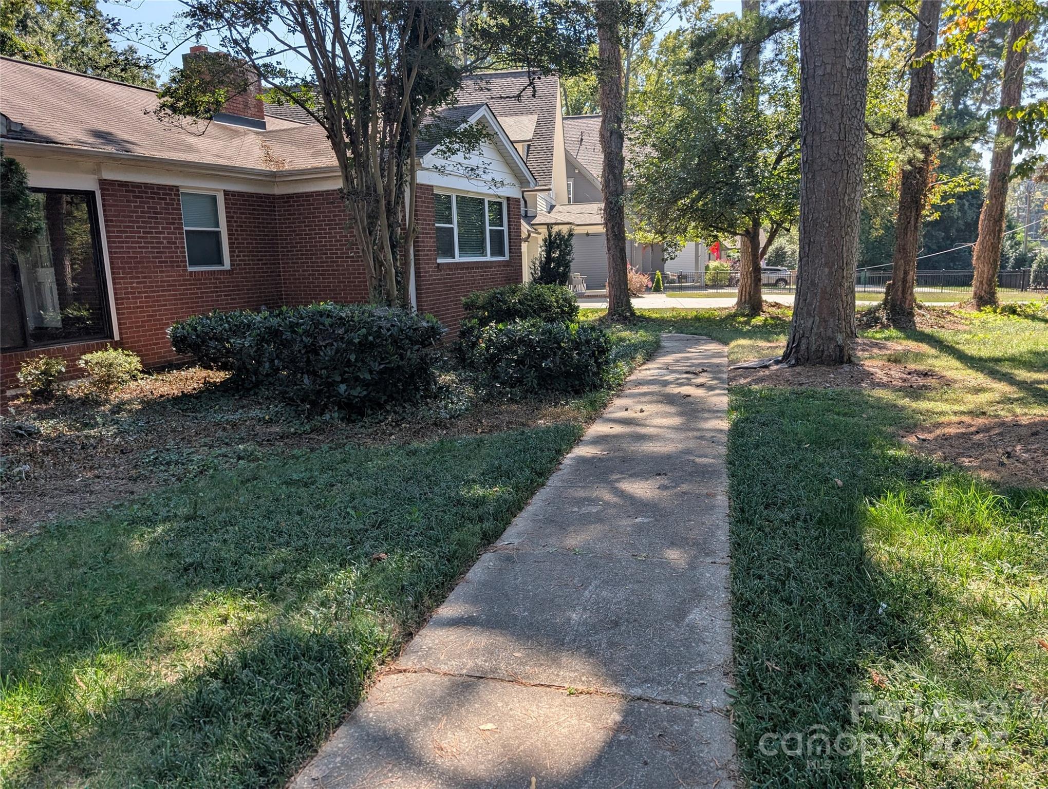 Commonwealth - Residential Lease