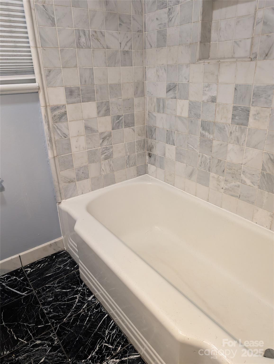 Commonwealth - Residential Lease