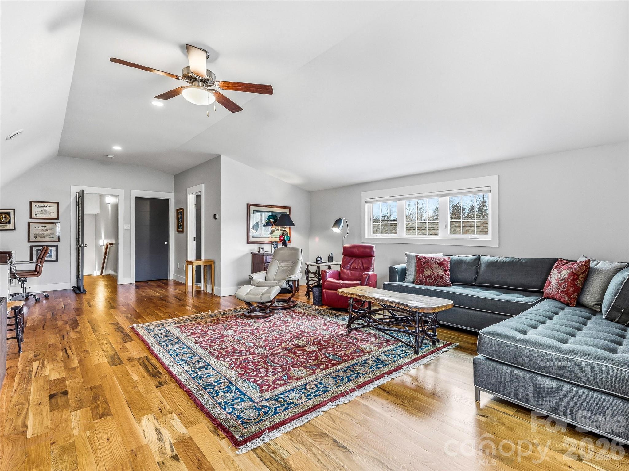 Cummings Cove - Residential