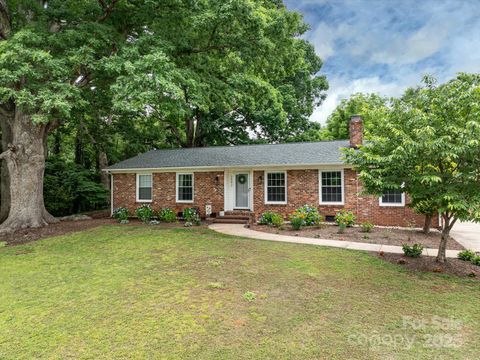 3042 Cresthill Drive Charlotte NC 28212