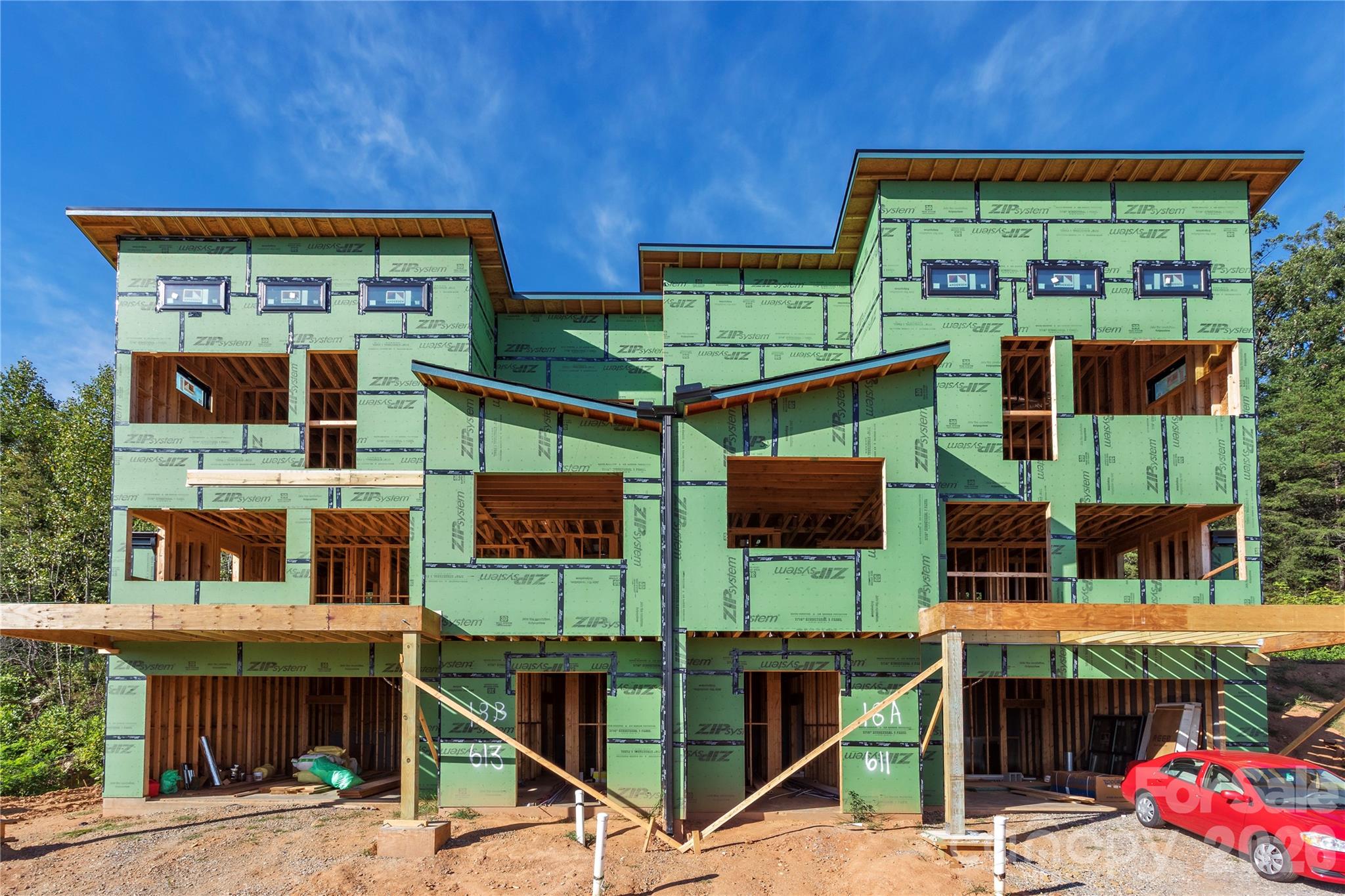 Reynolds Mountain Villas - Residential