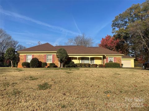 5909 Portburn Road Charlotte NC 28211