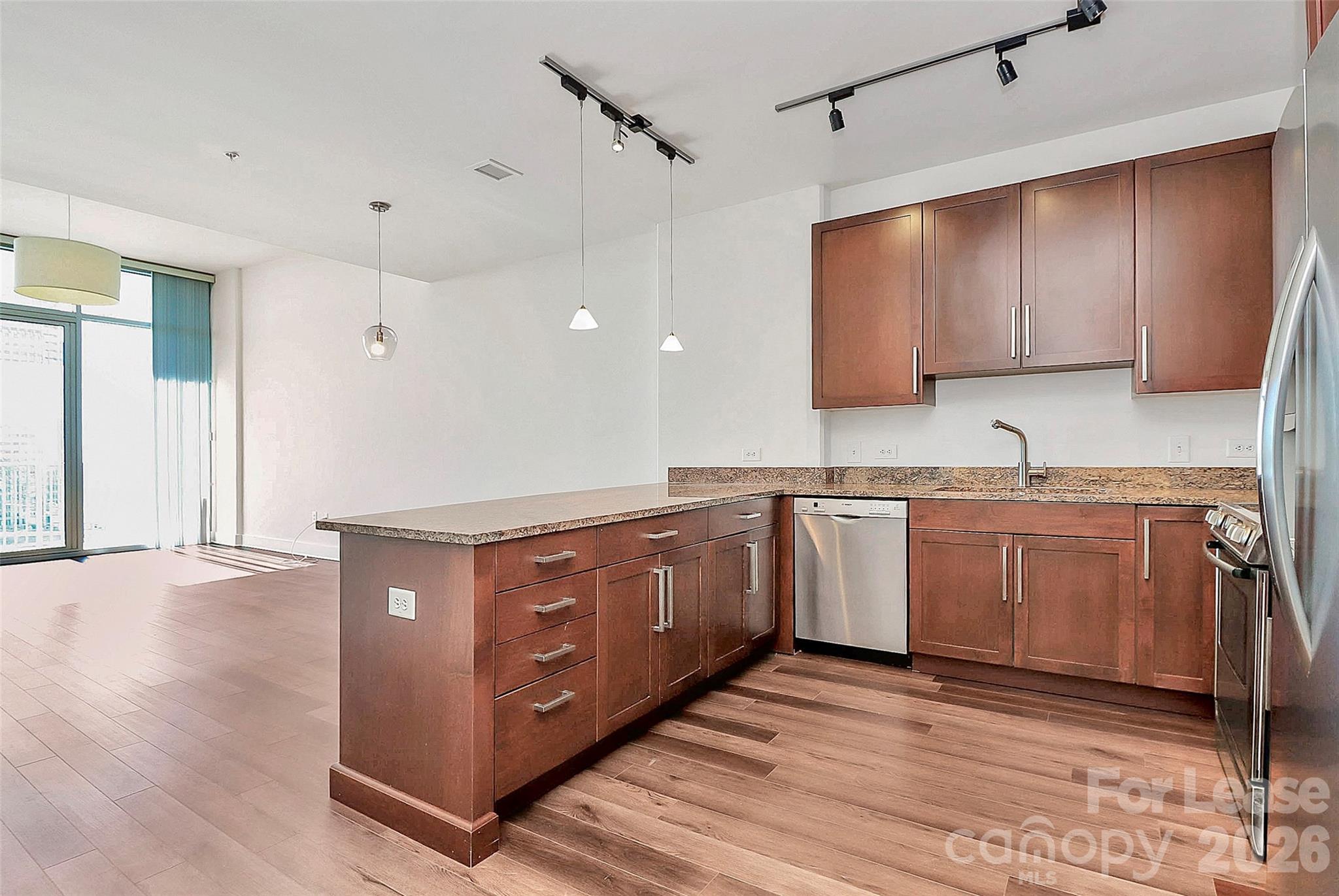 215 Pine Street N 4204