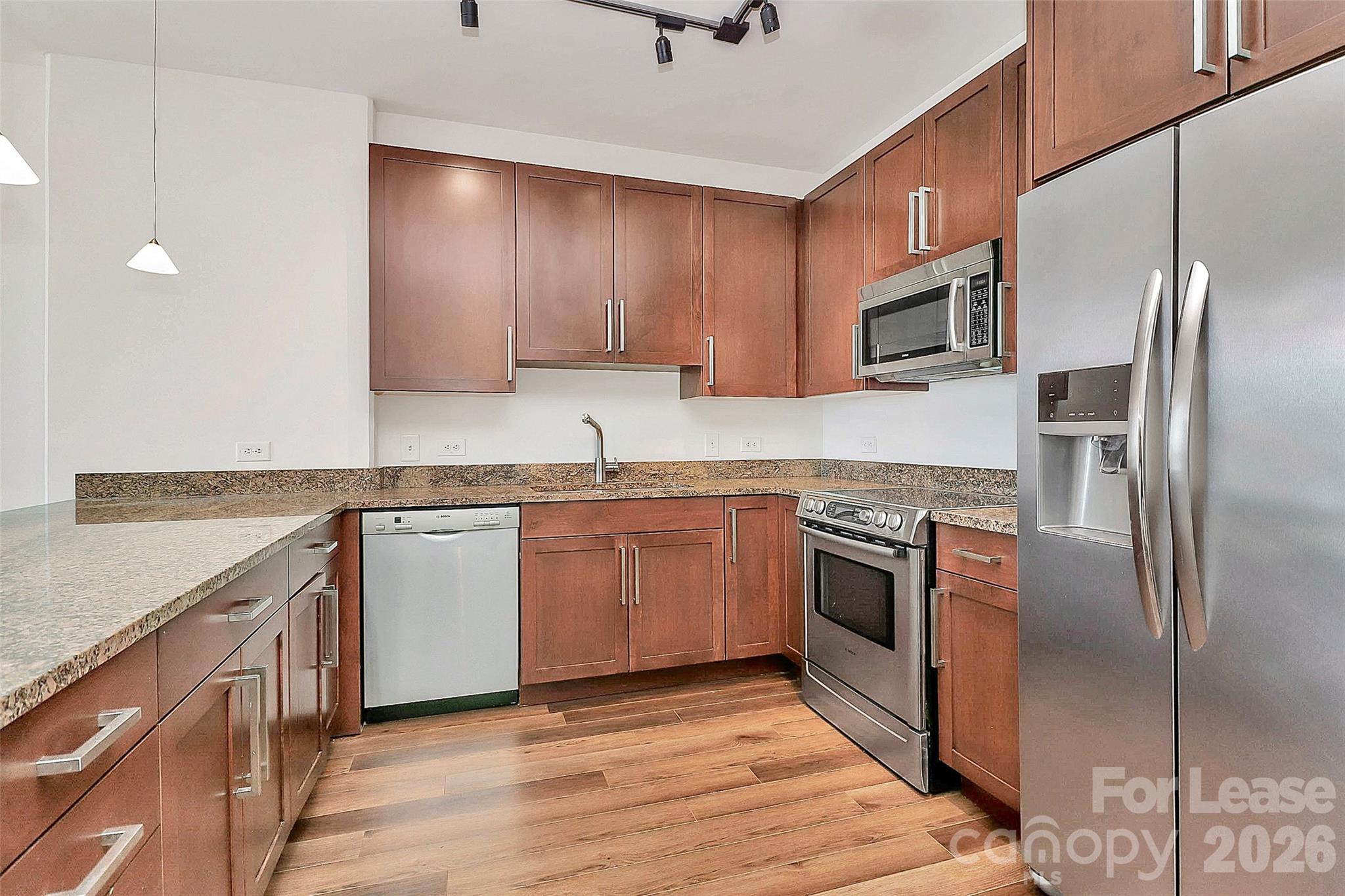 215 Pine Street N 4204