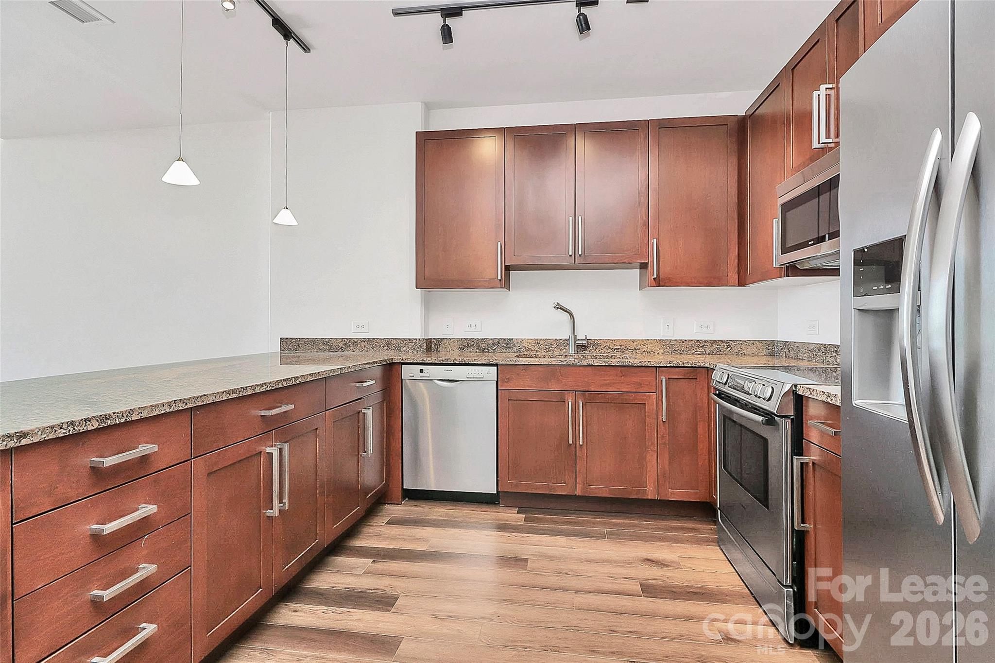 215 Pine Street N 4204