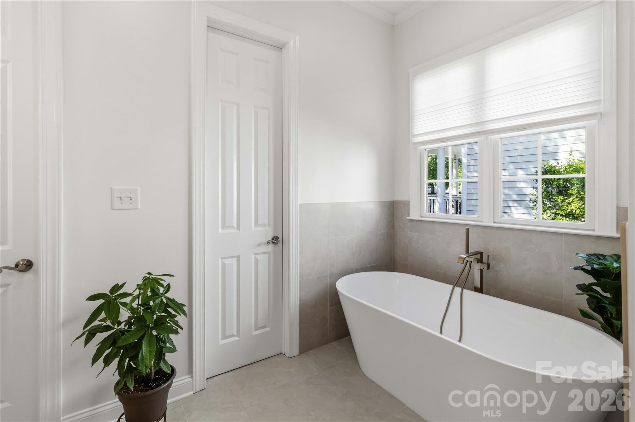 2436 Commons Court