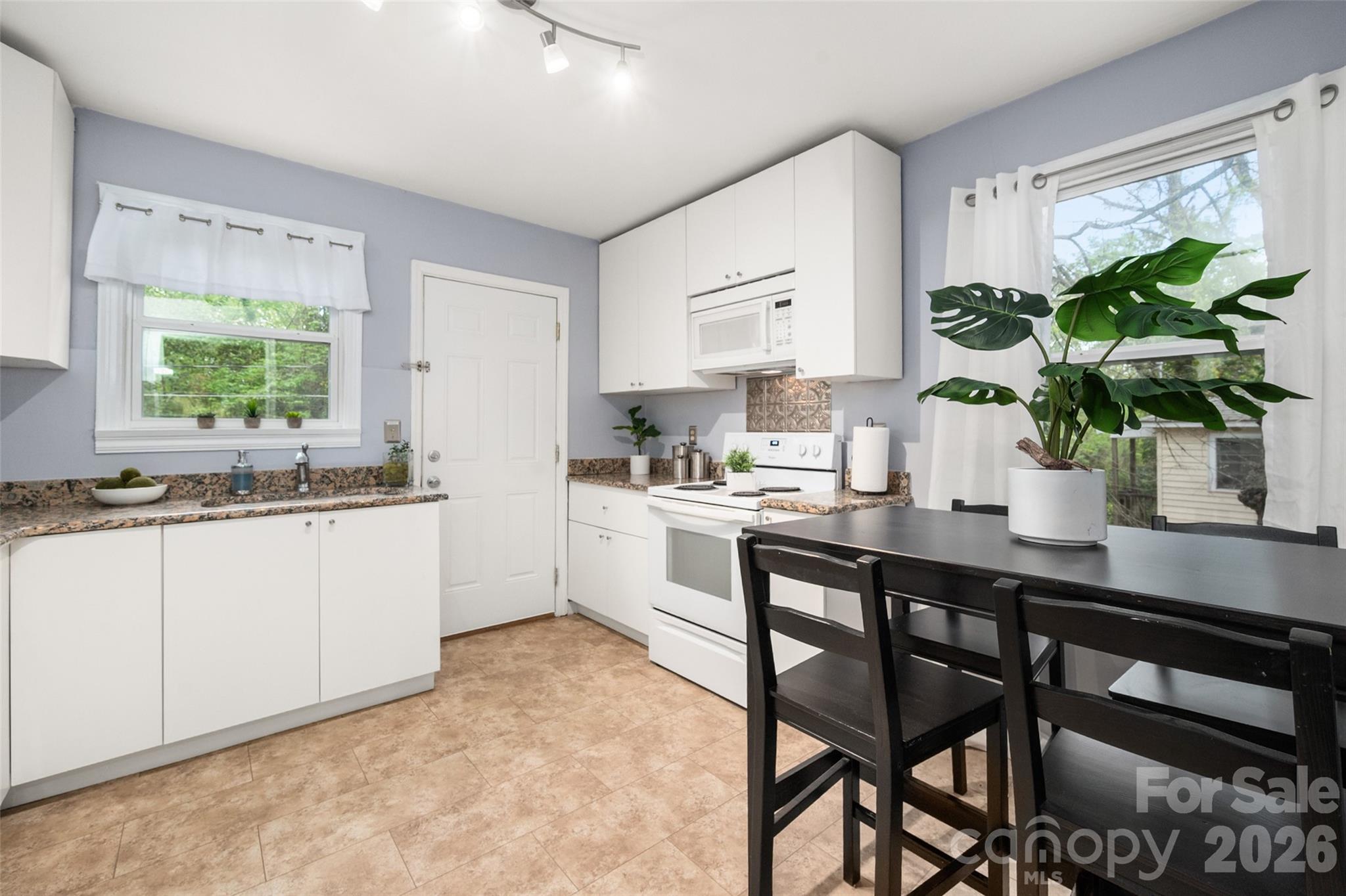 2516 Columbus Circle