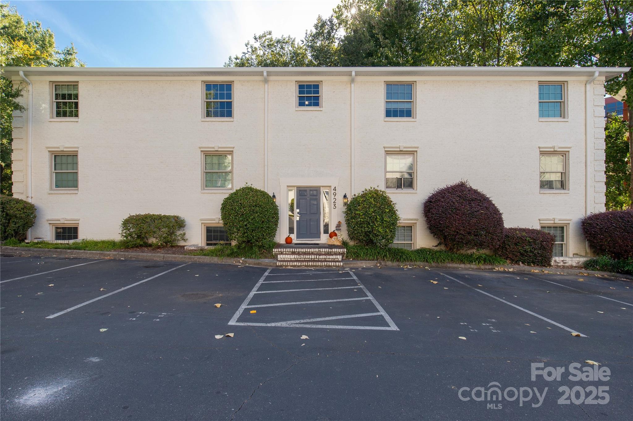 4923 Park Road E
