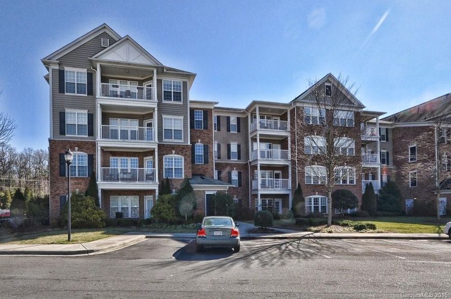 Great SouthPark location. Entire condo has brand new carpet. Freshly painted in light french grey. Great move-in ready condition. Inspected and repairs done. All appliances convey. Blinds throughout. Spacious balcony. Located on 3rd floor, view of courtyard, not facing Tyvola nor Park Rd. Spacious master suite w dual vanities & large walk-in closet. Fireplace & clg fan in LR. Chandelier in DR. Tile floor in kitchen & baths. 3rd BR has no closet, was used as an office. No FHA loans possible.