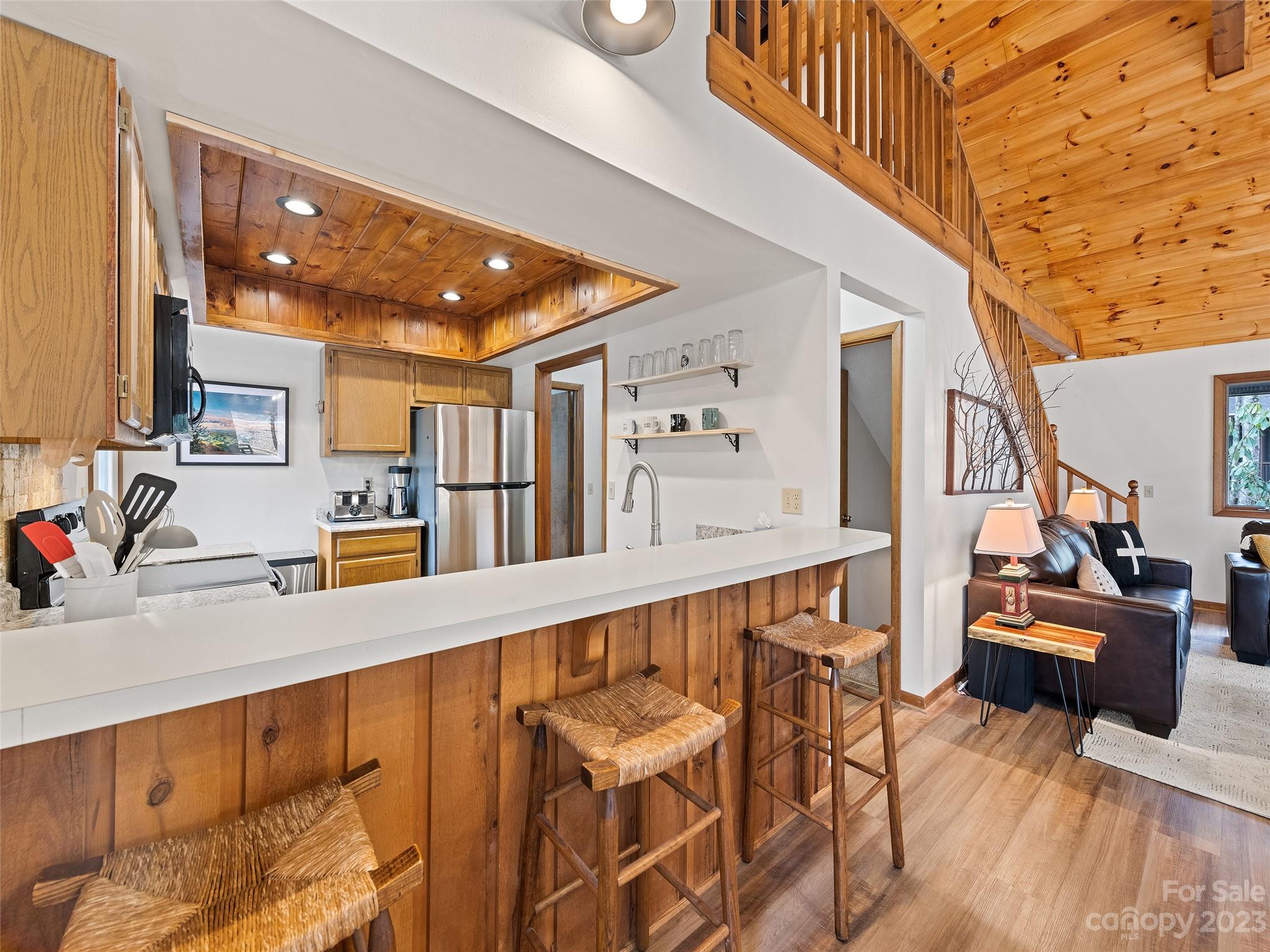 Creekside Villas - Residential