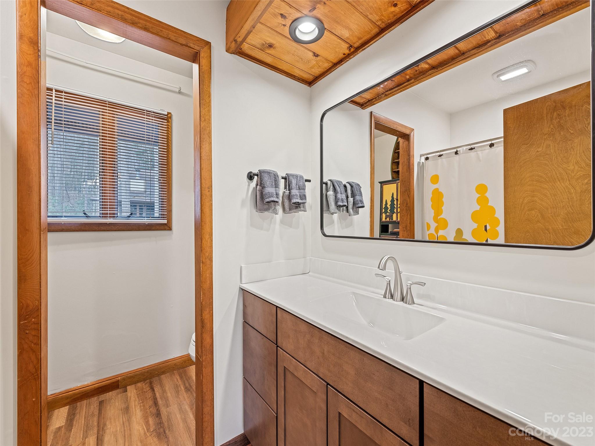 Creekside Villas - Residential