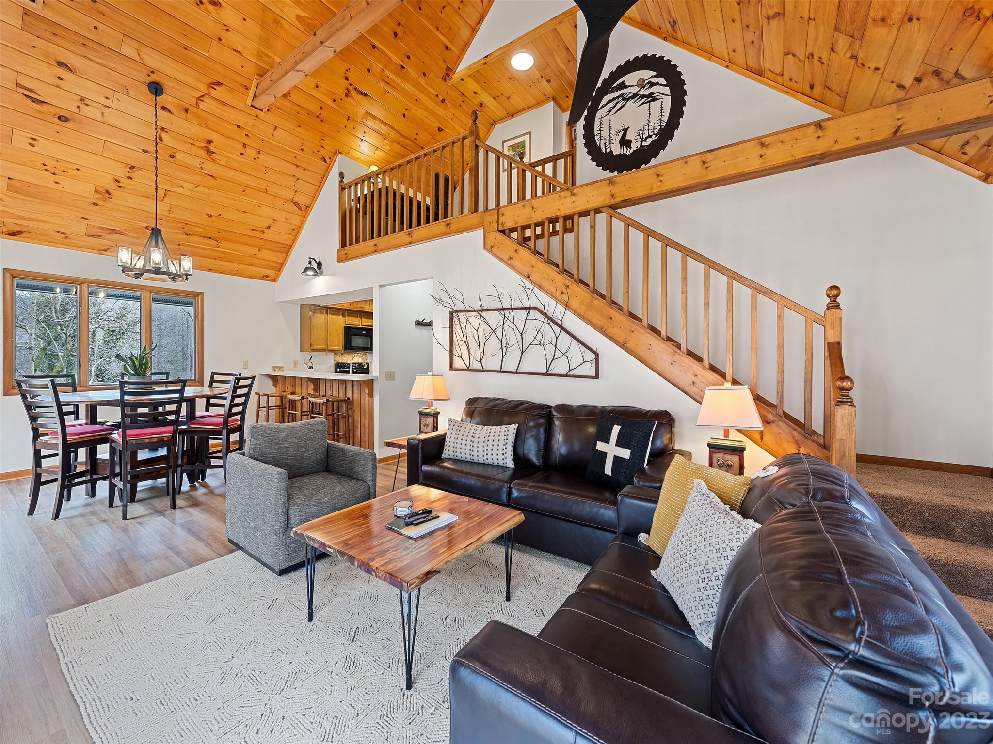 Creekside Villas - Residential