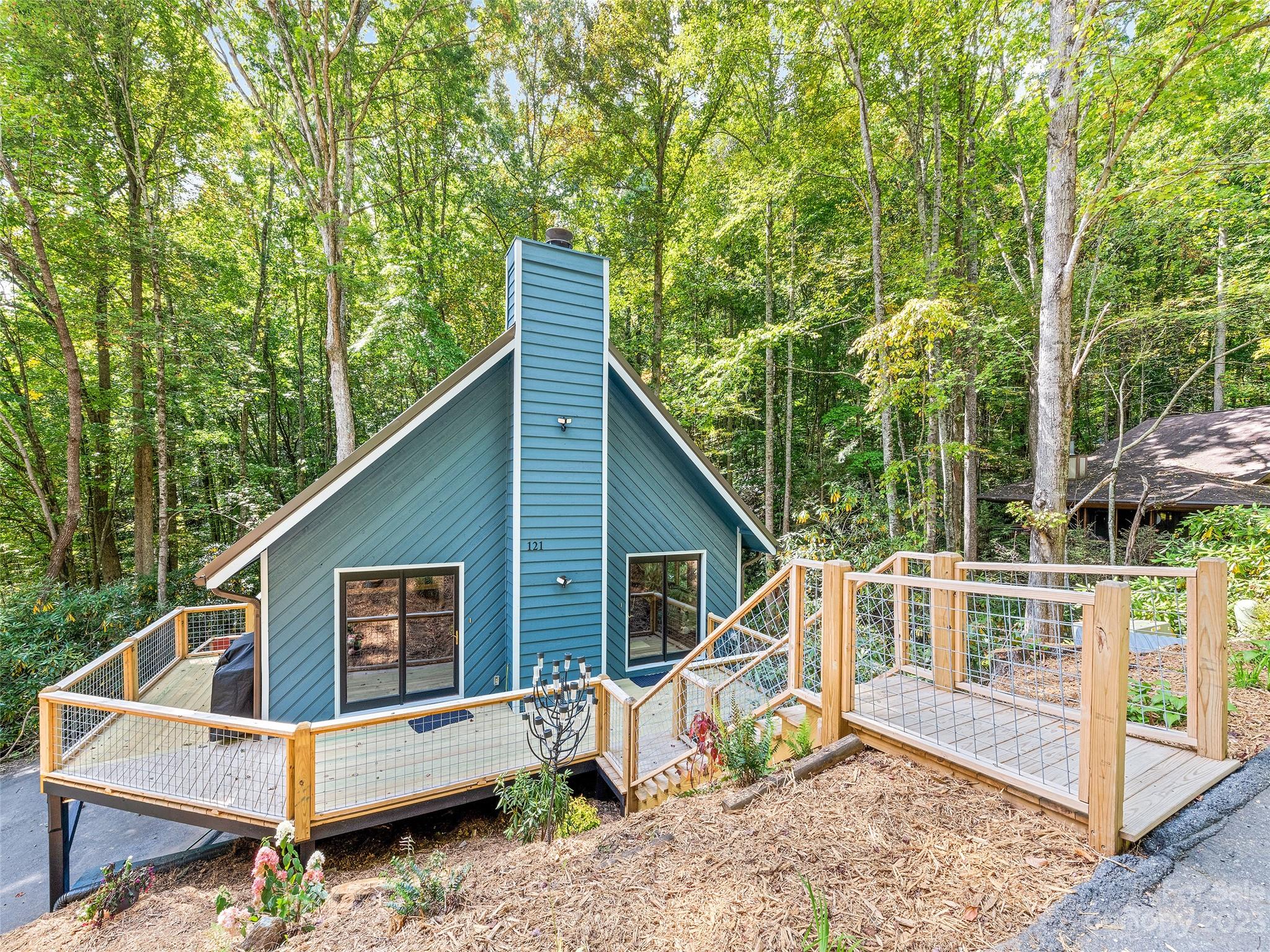 Creekside Villas - Residential