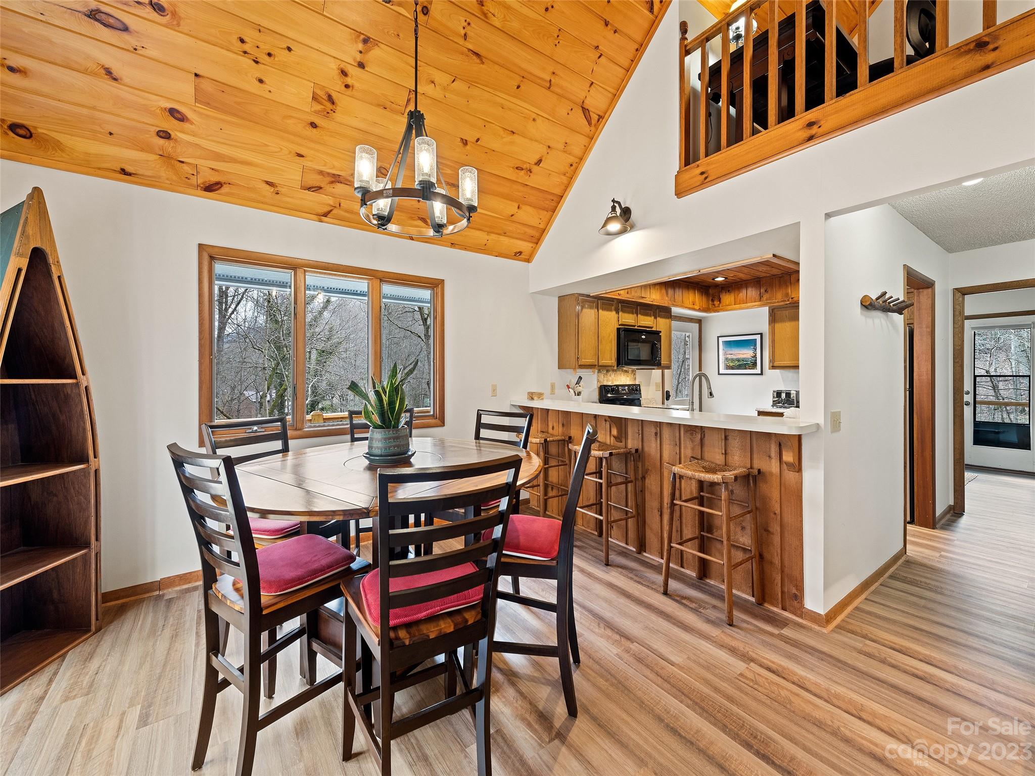 Creekside Villas - Residential