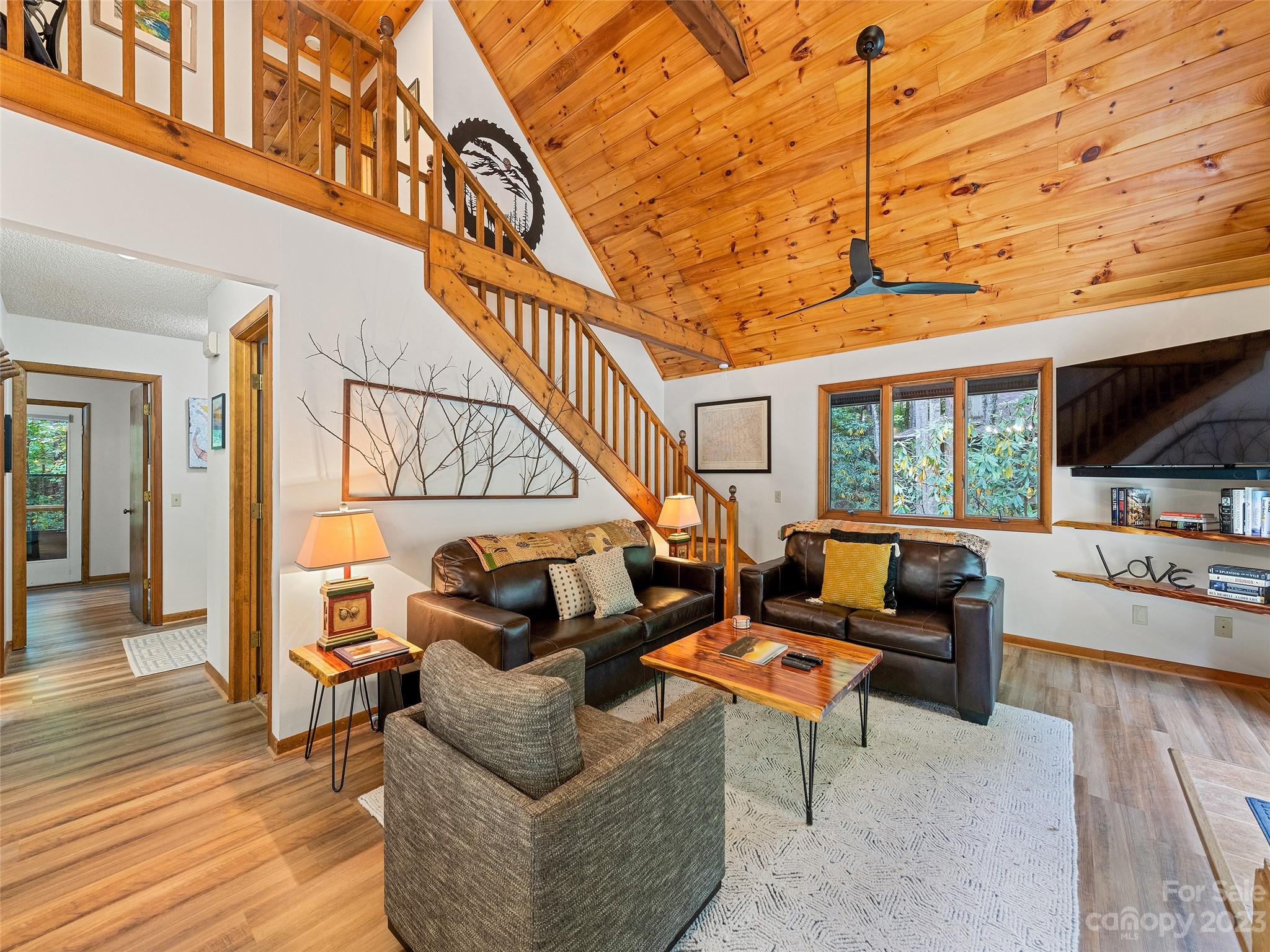 Creekside Villas - Residential