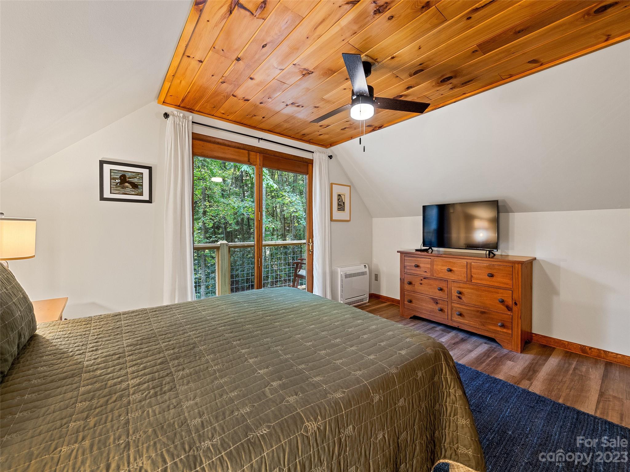 Creekside Villas - Residential