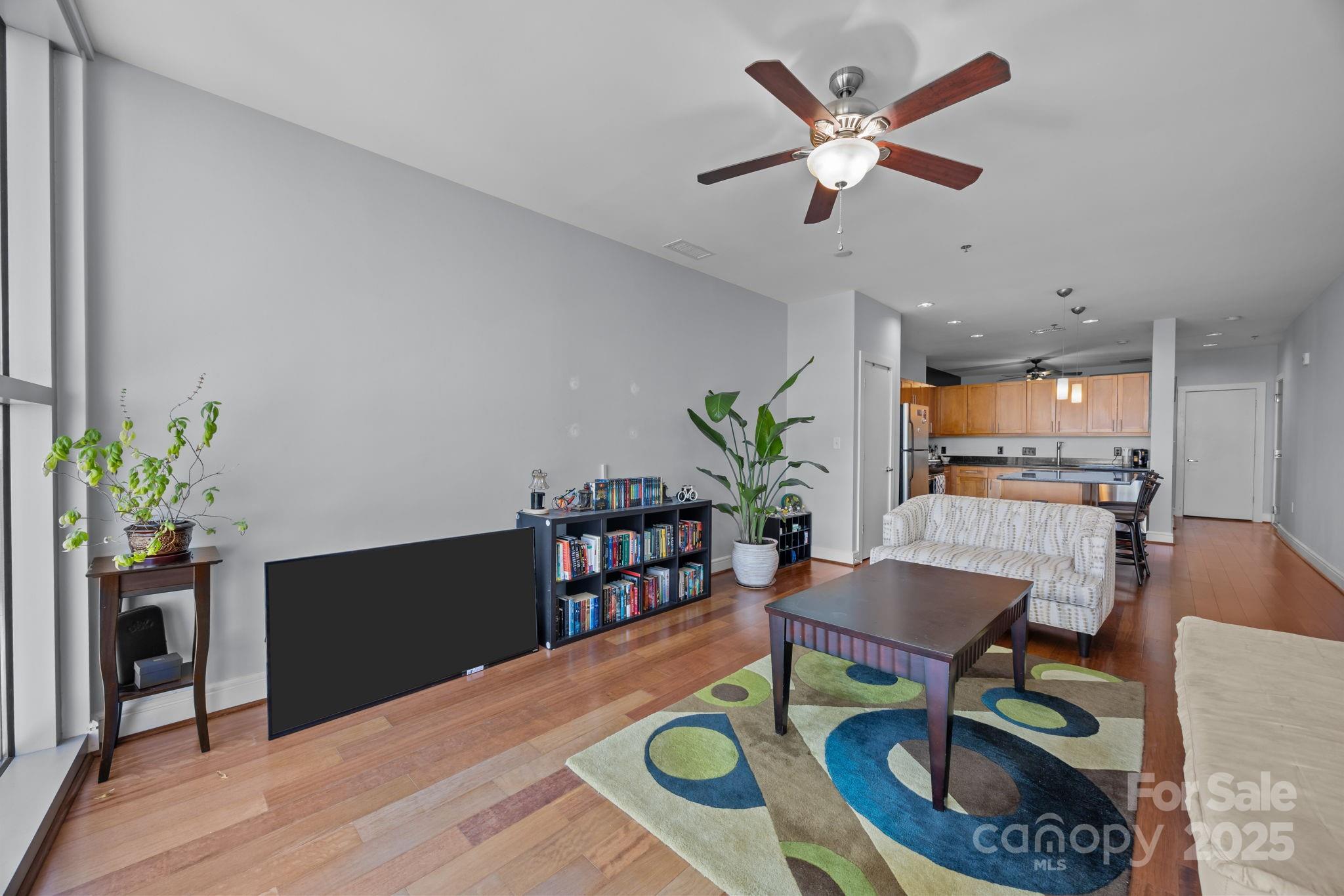 333 W Trade Street 2603