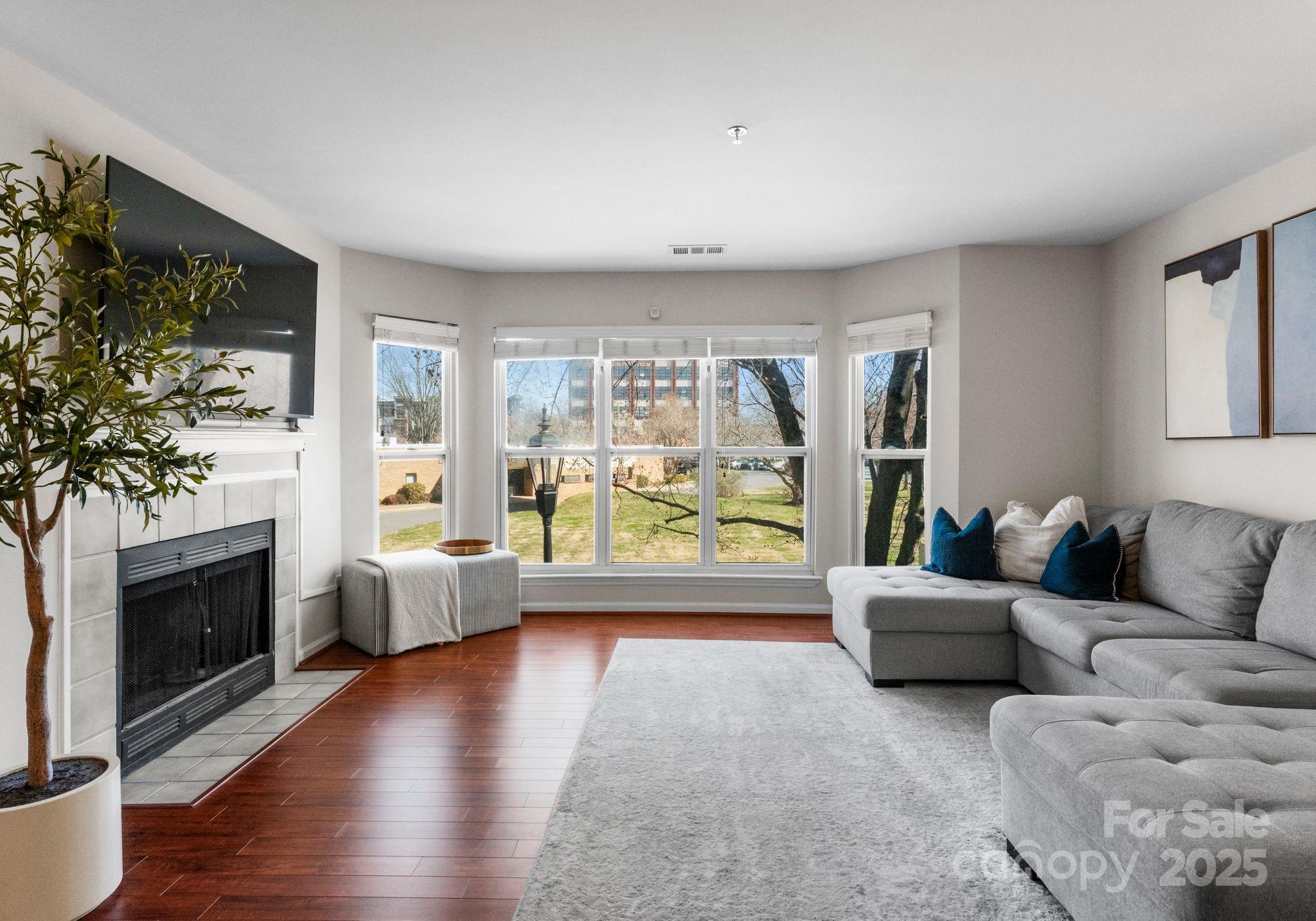 529 N Graham Street 2G