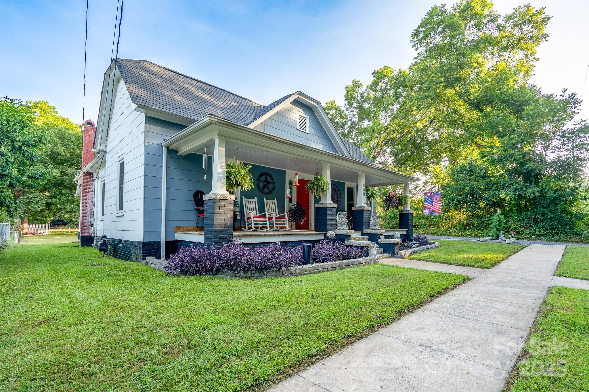 808 S Yadkin Avenue