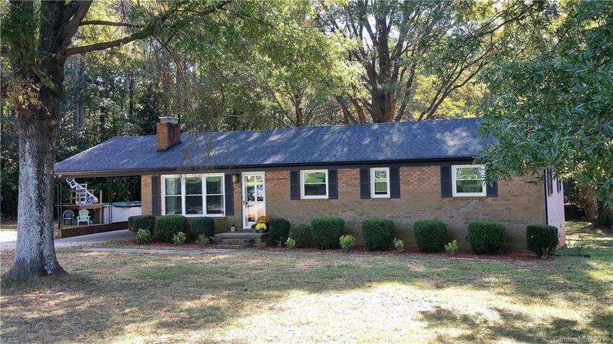 Adorable updated ranch on 2 Acres!!! - Open floorplan! New windows, architectural roof, heat pump, air ducts, well and wood flooring in 2013!!! $10k rain soft water softener with air purification and laundry water system added in 2015, new deck and above ground pool! Storage shed with electricity. Enjoy your total privacy. Just minutes to Mooresville shopping and restaurants!