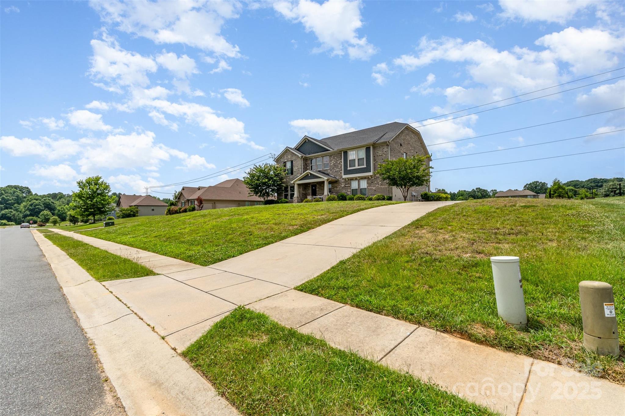 410 Alucio Court