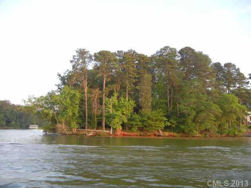 Beautiful, unique lot with 382 feet of shoreline! Panaramic view of Lake Tillery