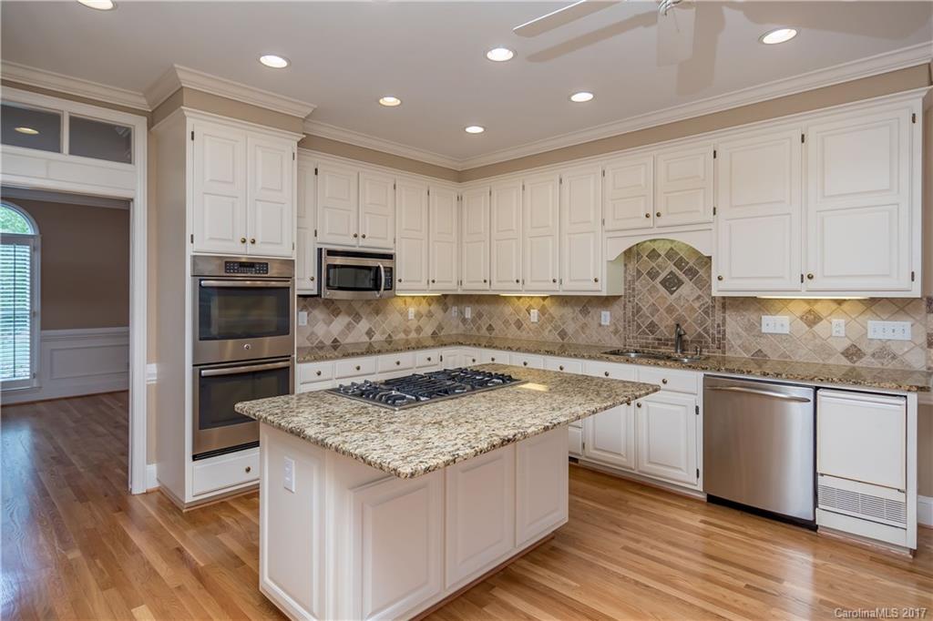 Mallory Manor - Residential