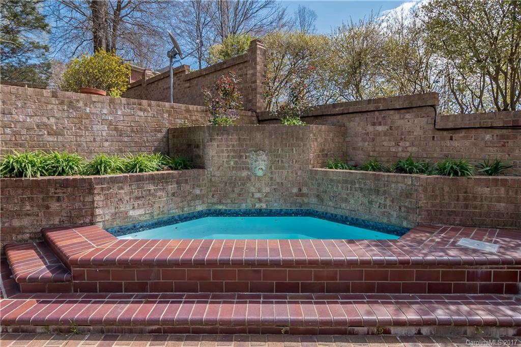 Mallory Manor - Residential