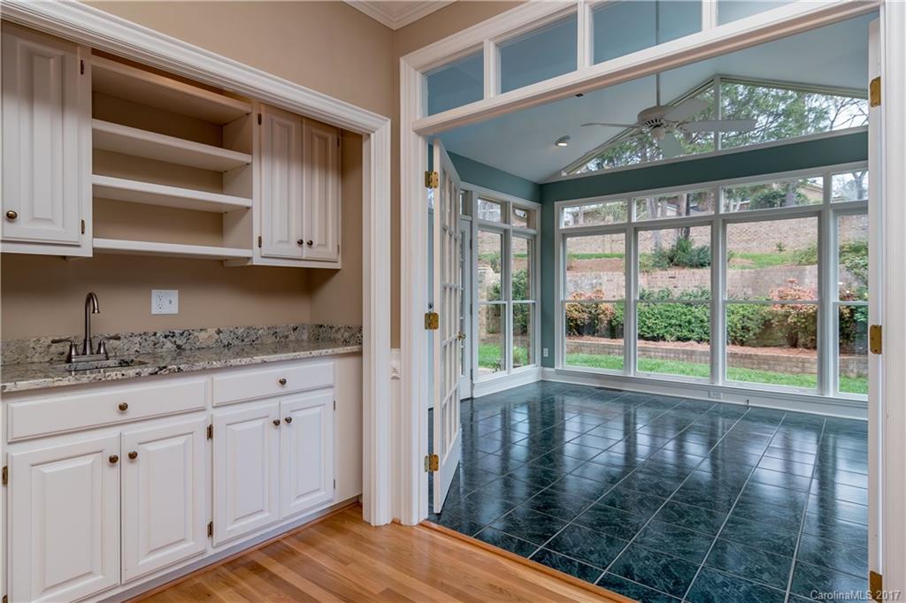 Mallory Manor - Residential