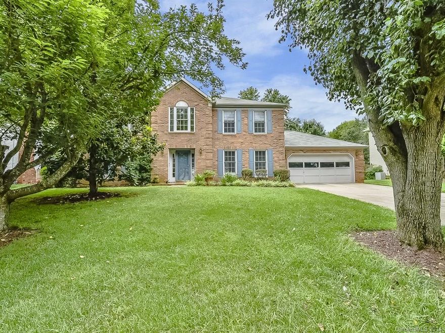 FANTASTIC home in great Brightmoor community.  Recently renovated kitchen with granite counters, stainless steel appliances and tile flooring.  Updated tile flooring in bathrooms too.  Wonderful, large screened porch which leads out to a deck overlooking this lush, beautiful back yard.  Home is on a cul de sac street, so no cut through traffic!  Roof is only 2-3 years old...water heater only 1-2 years old...new HVAC within a couple of years. Irrigation in both front and back.  A must see!