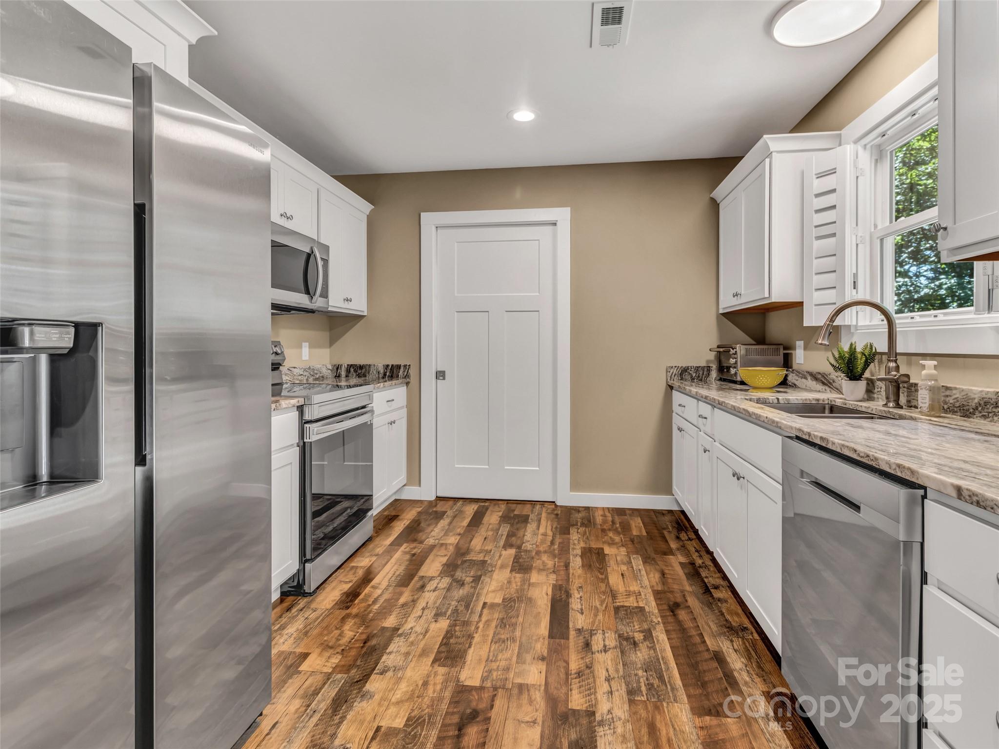 Honeycrisp - Residential