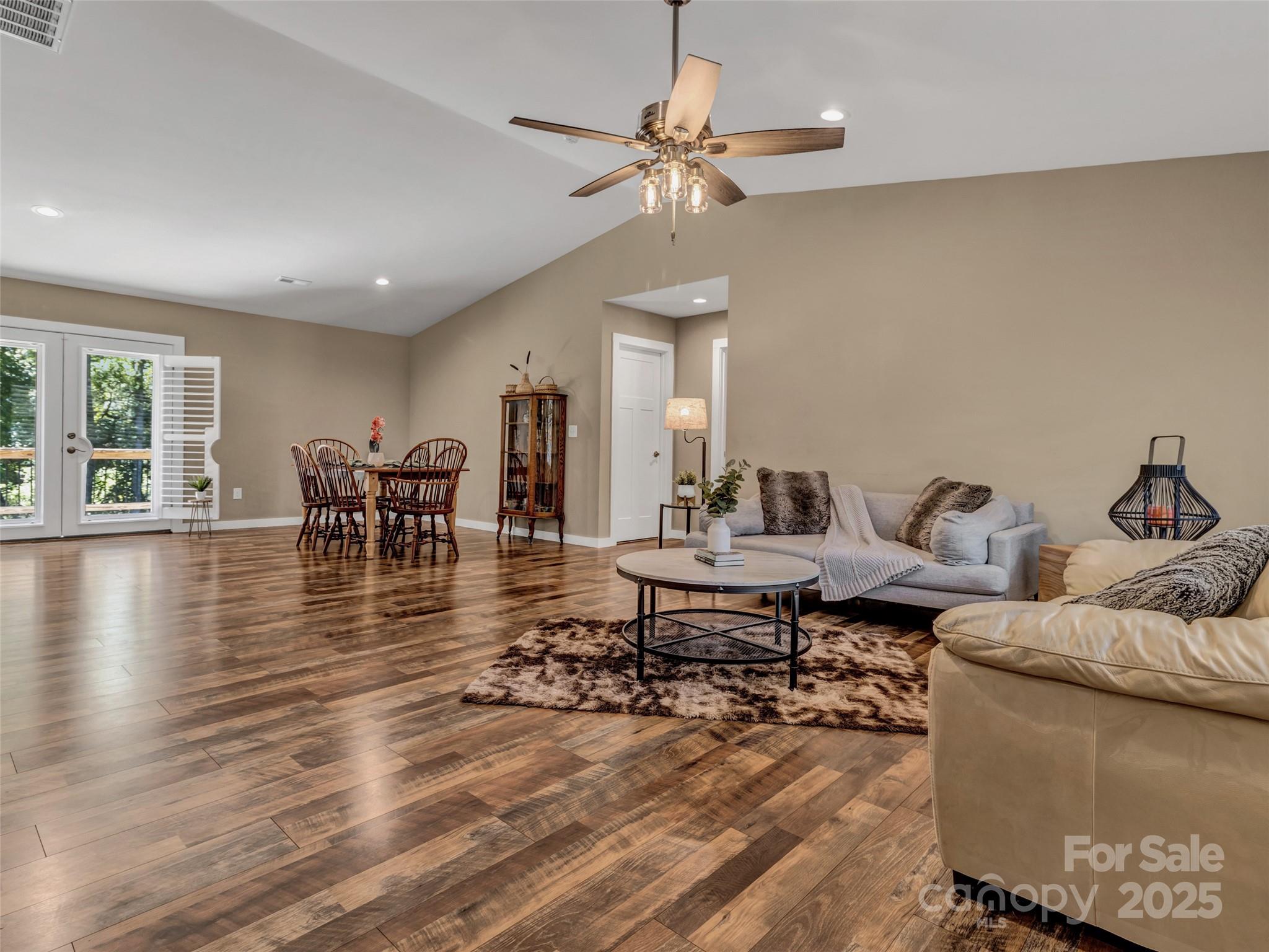 Honeycrisp - Residential