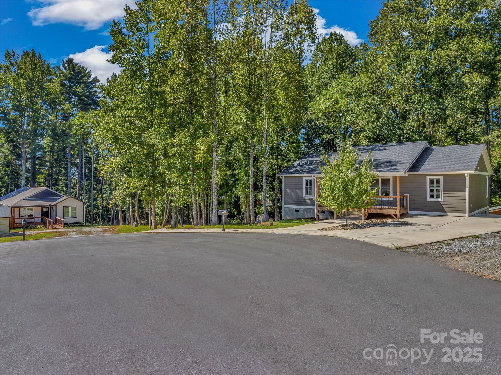 Honeycrisp - Residential