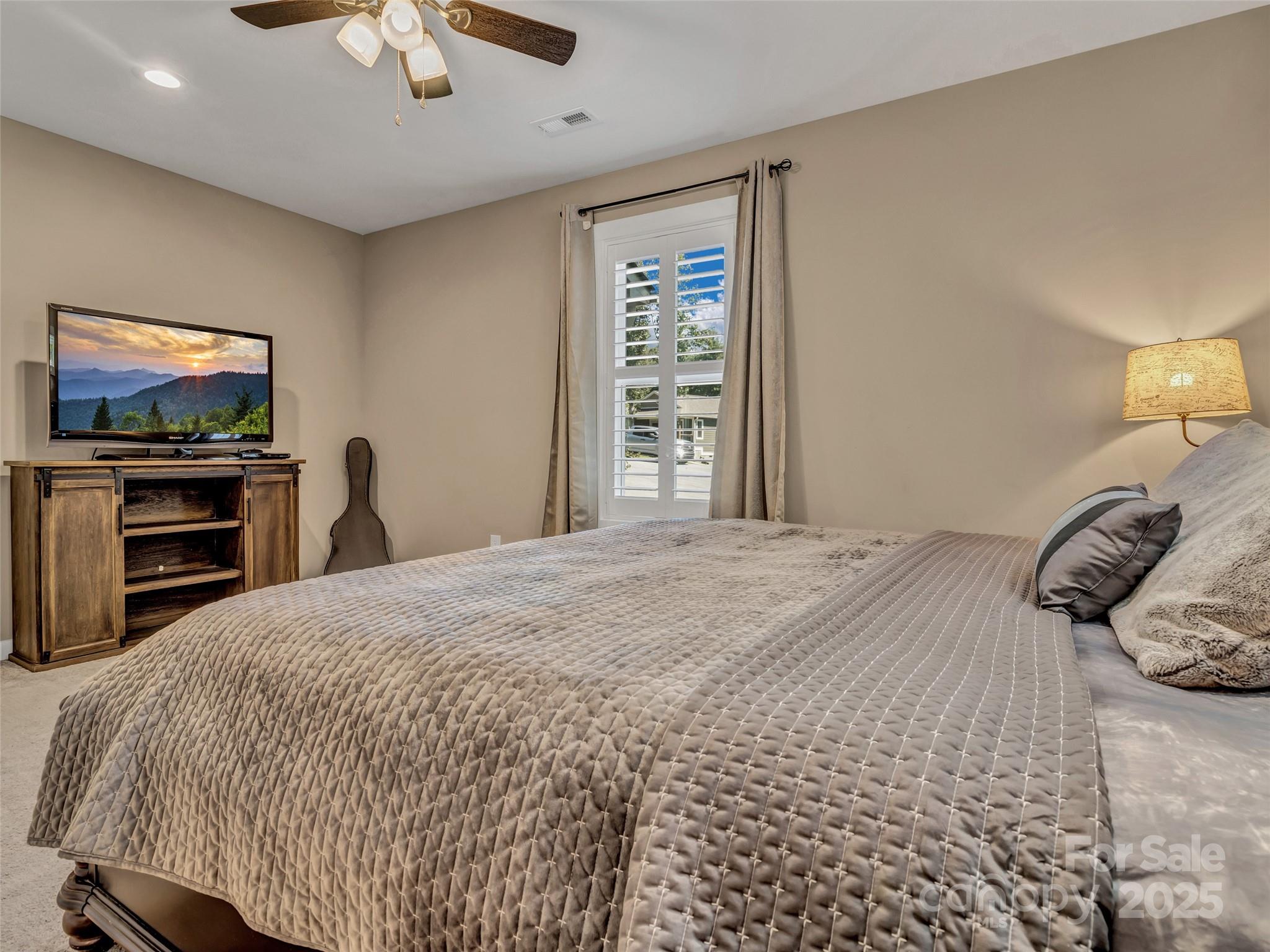 Honeycrisp - Residential