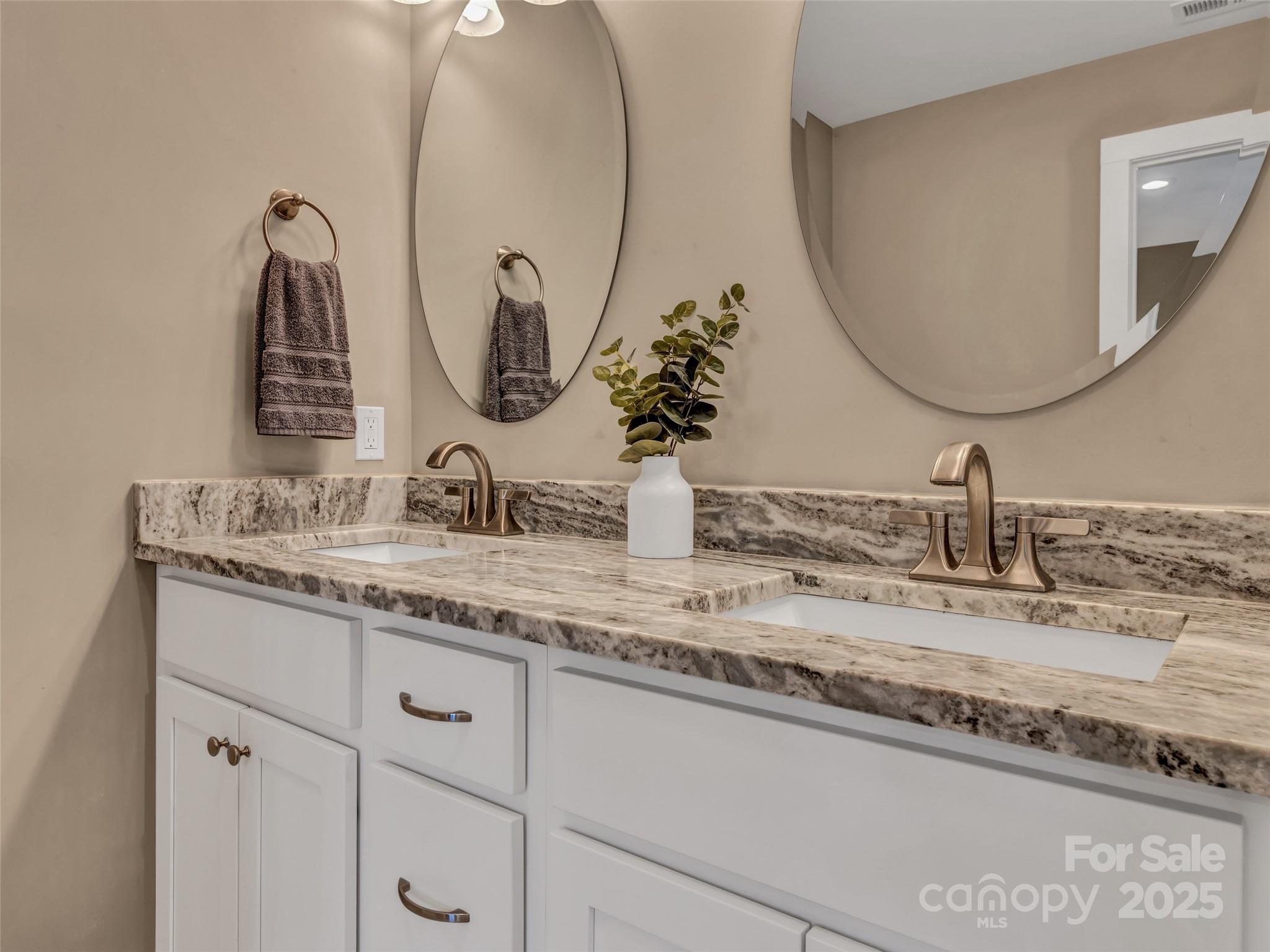 Honeycrisp - Residential