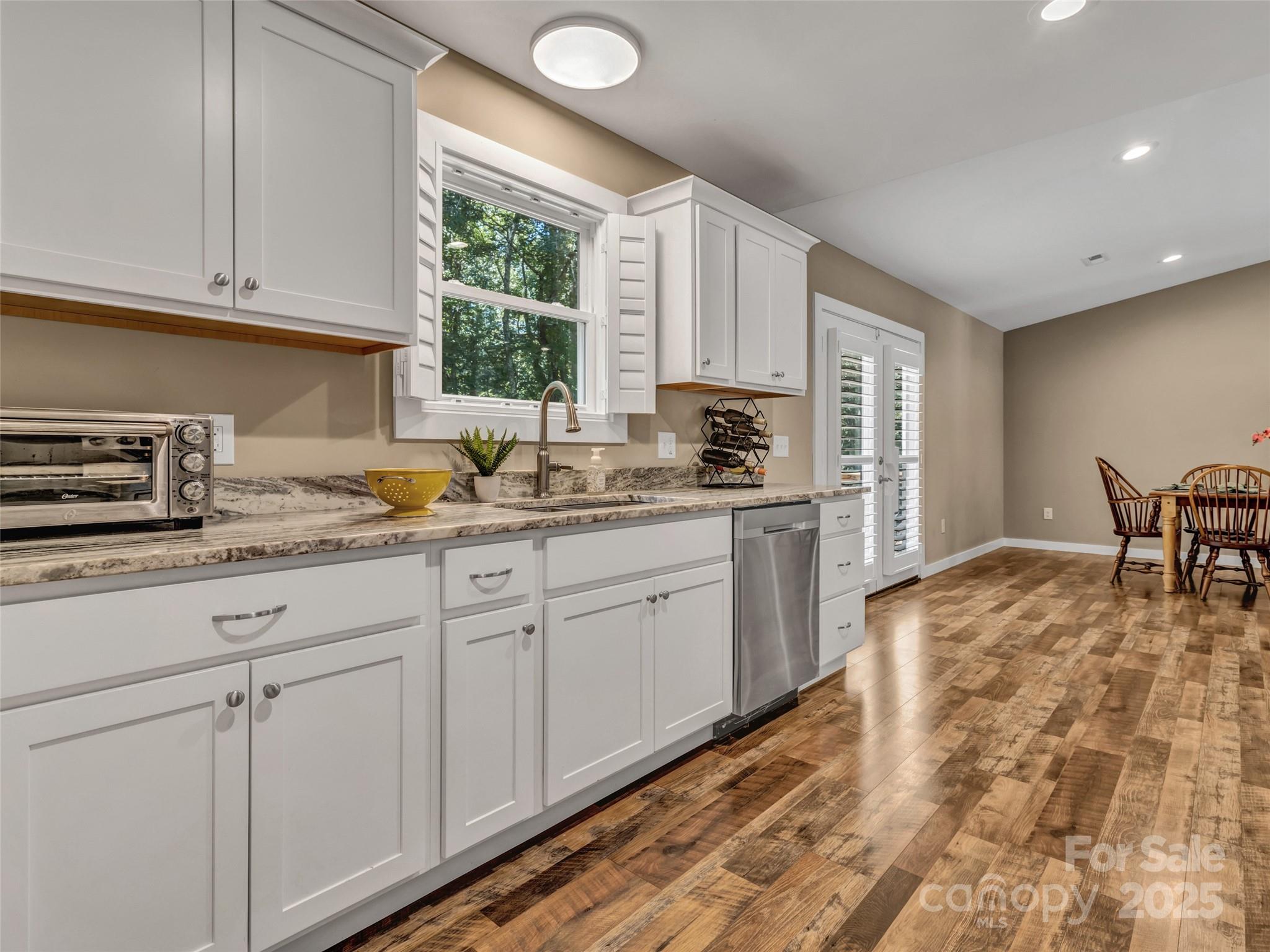 Honeycrisp - Residential