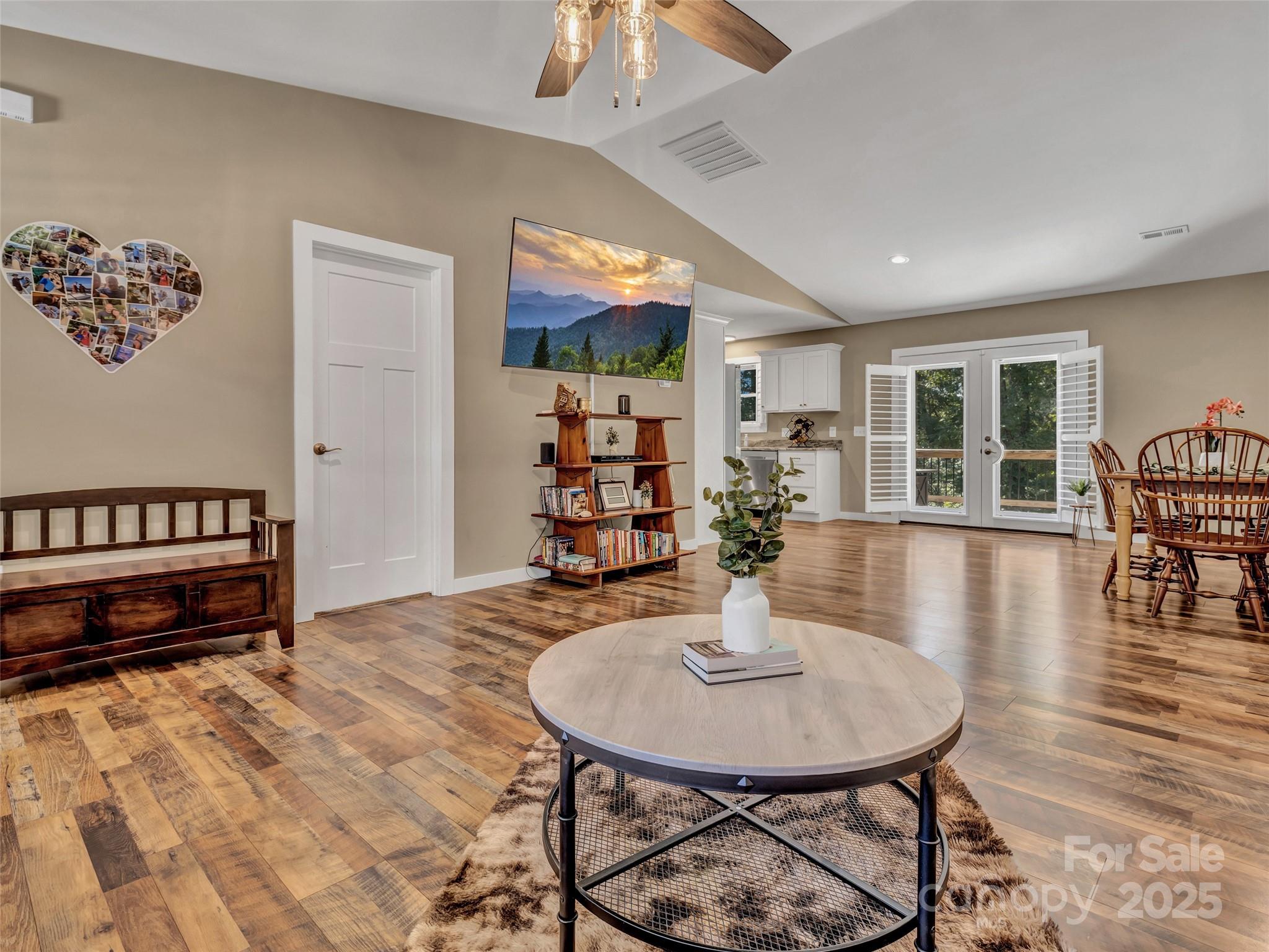 Honeycrisp - Residential