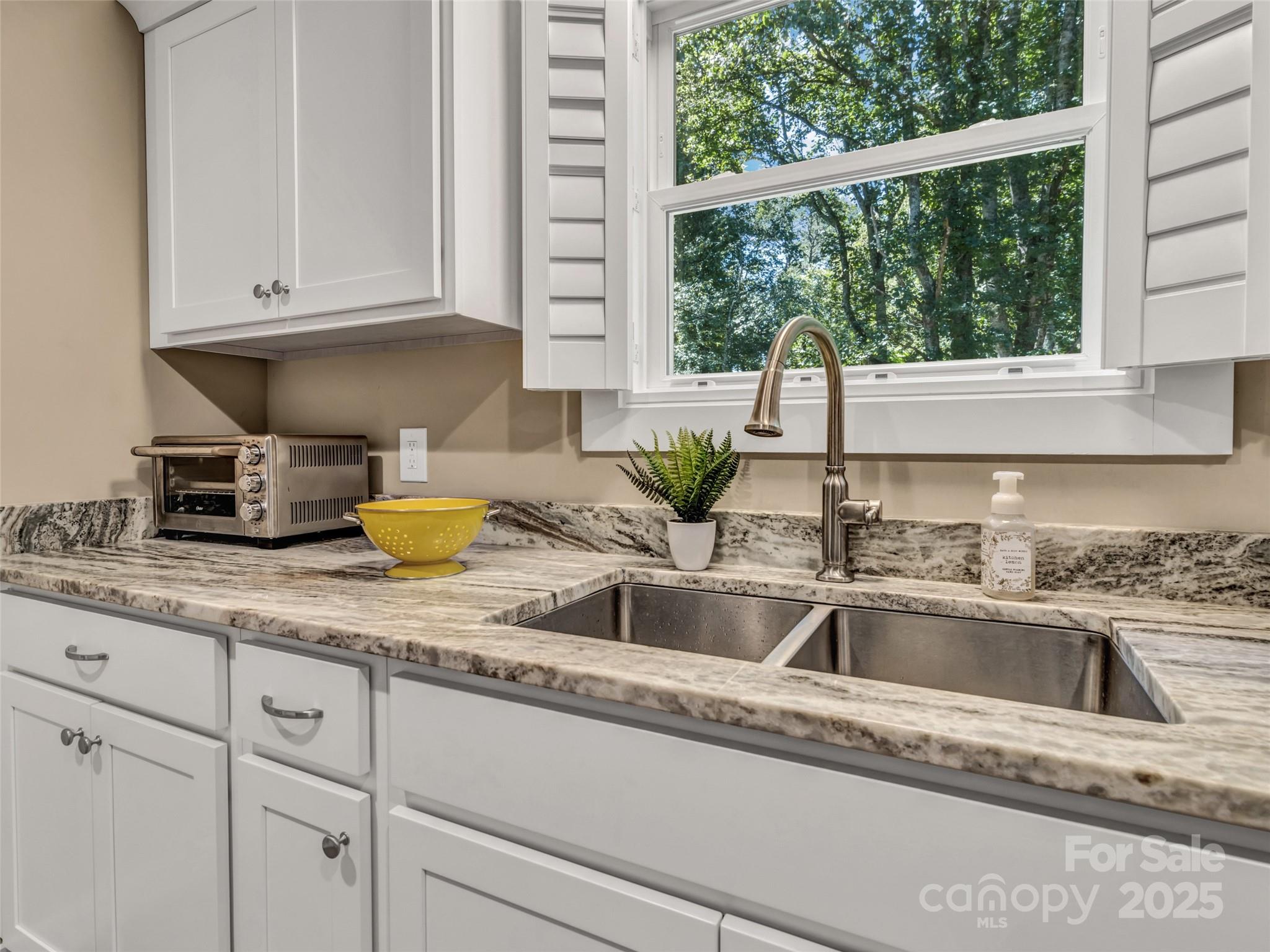 Honeycrisp - Residential