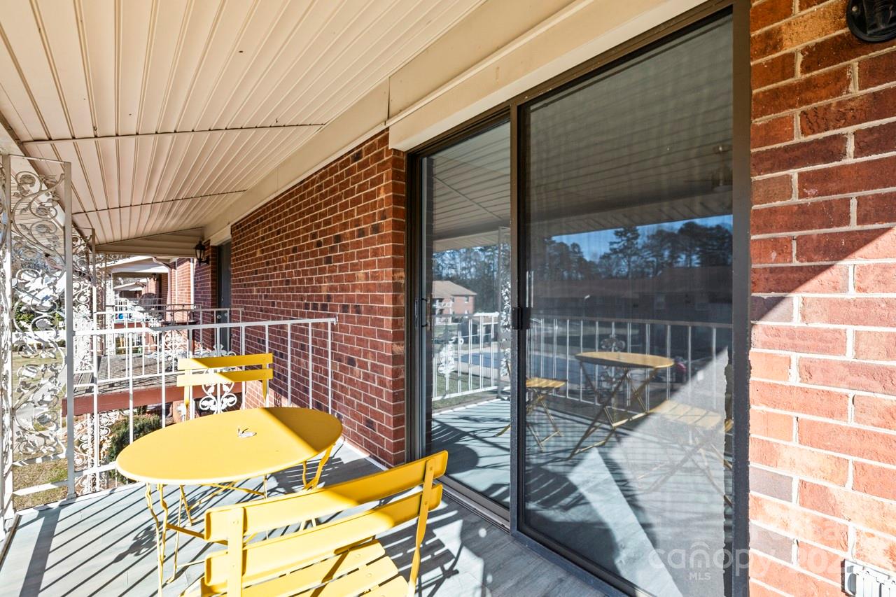 Carriage House - Residential