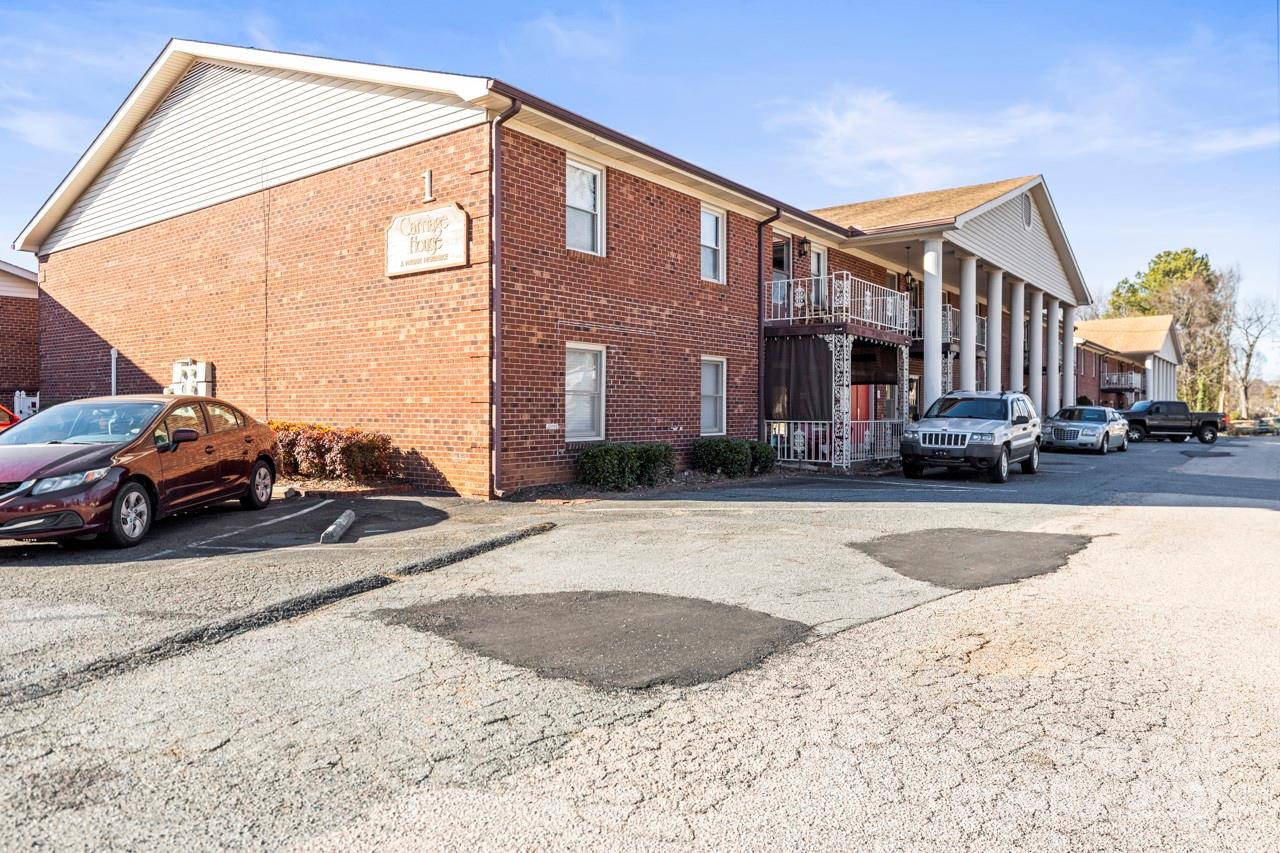 Carriage House - Residential