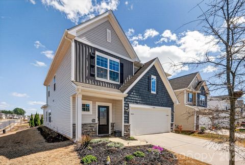 Photo of 240 Eden Avenue, Mooresville, NC 28115 (MLS # 4352944)