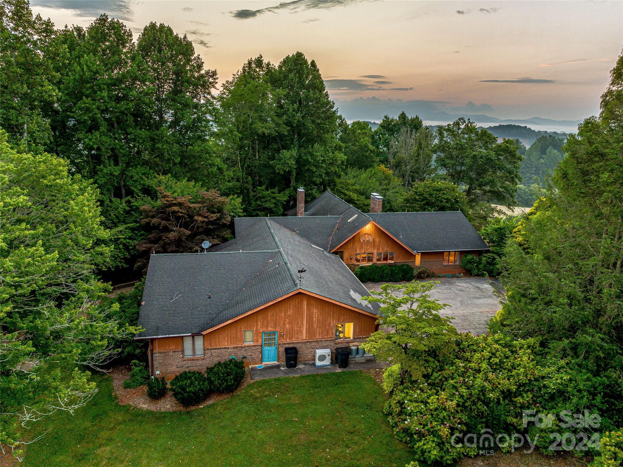 703 Crestview Drive