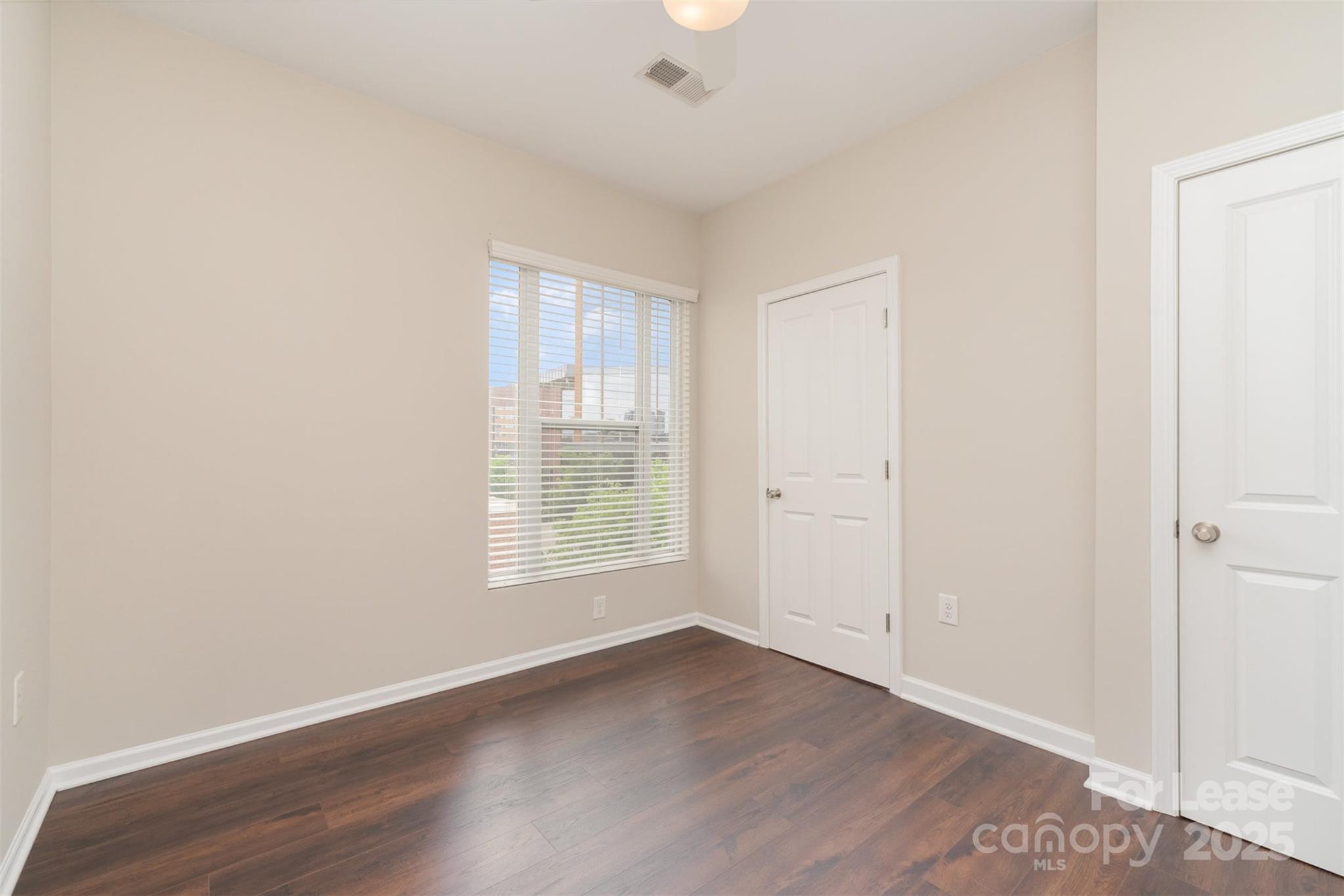 Charlotte, North Carolina 28203, United States, 3 Bedrooms Bedrooms, ,4 BathroomsBathrooms,Residential,Active,101597