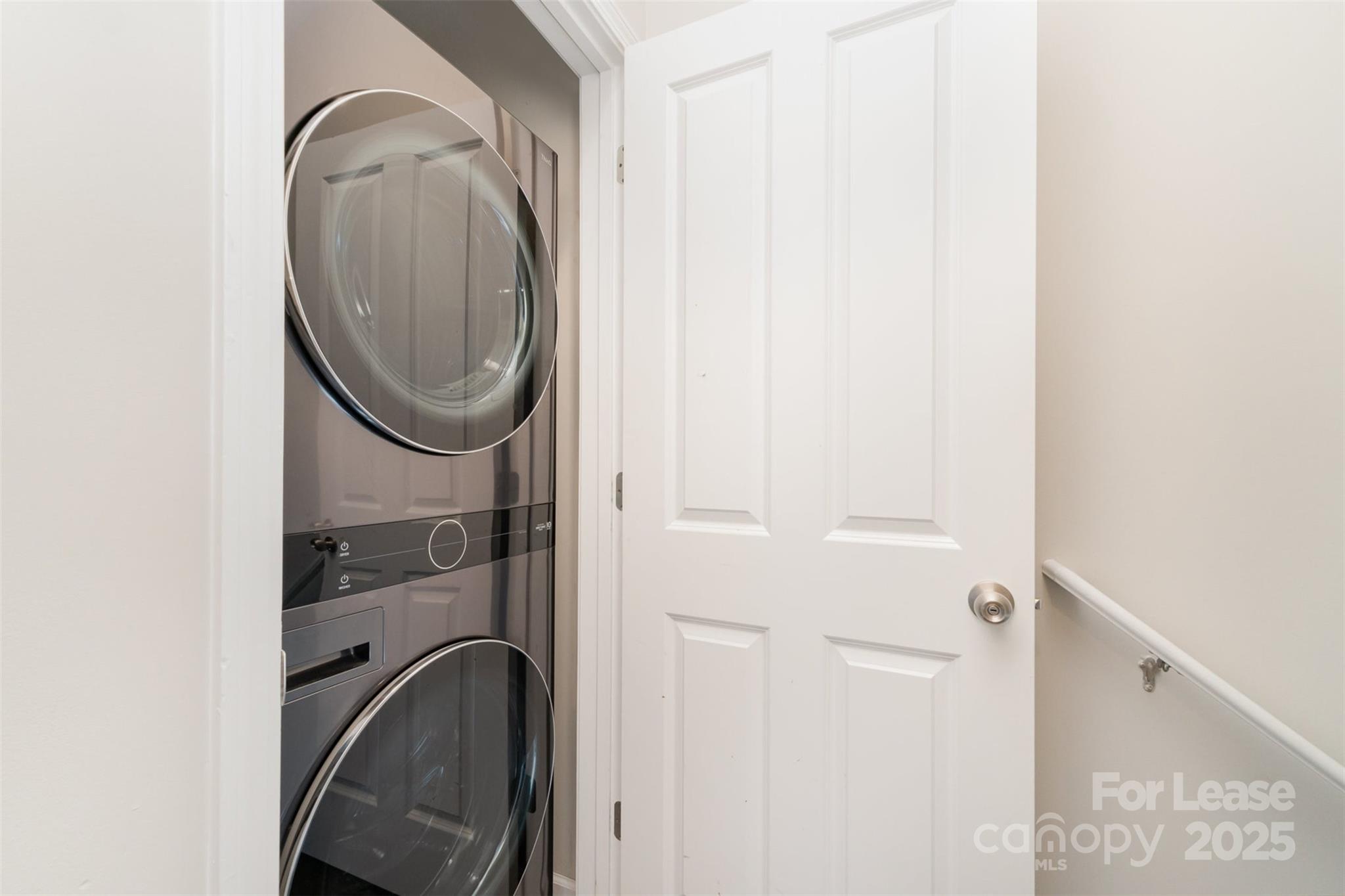 Charlotte, North Carolina 28203, United States, 3 Bedrooms Bedrooms, ,4 BathroomsBathrooms,Residential,Active,101597