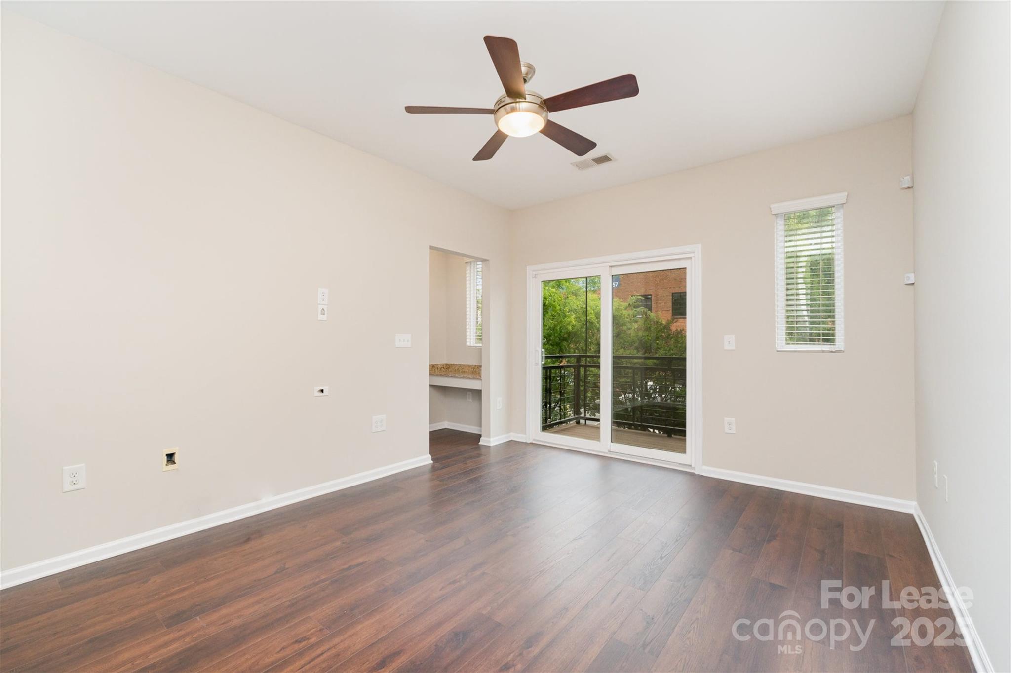 Charlotte, North Carolina 28203, United States, 3 Bedrooms Bedrooms, ,4 BathroomsBathrooms,Residential,Active,101597