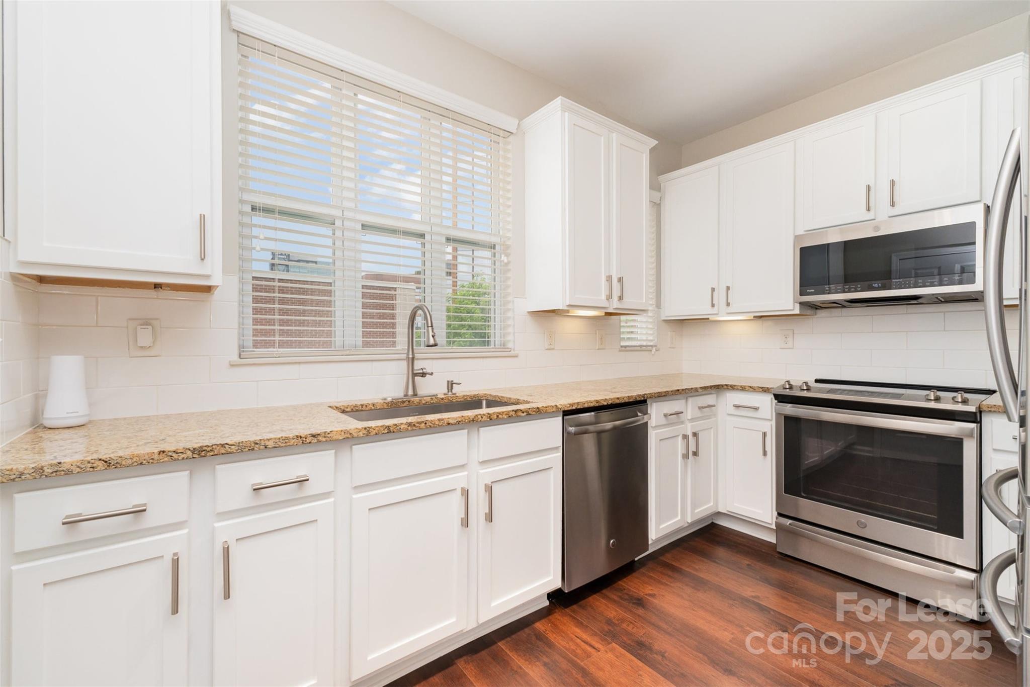 Charlotte, North Carolina 28203, United States, 3 Bedrooms Bedrooms, ,4 BathroomsBathrooms,Residential,Active,101597