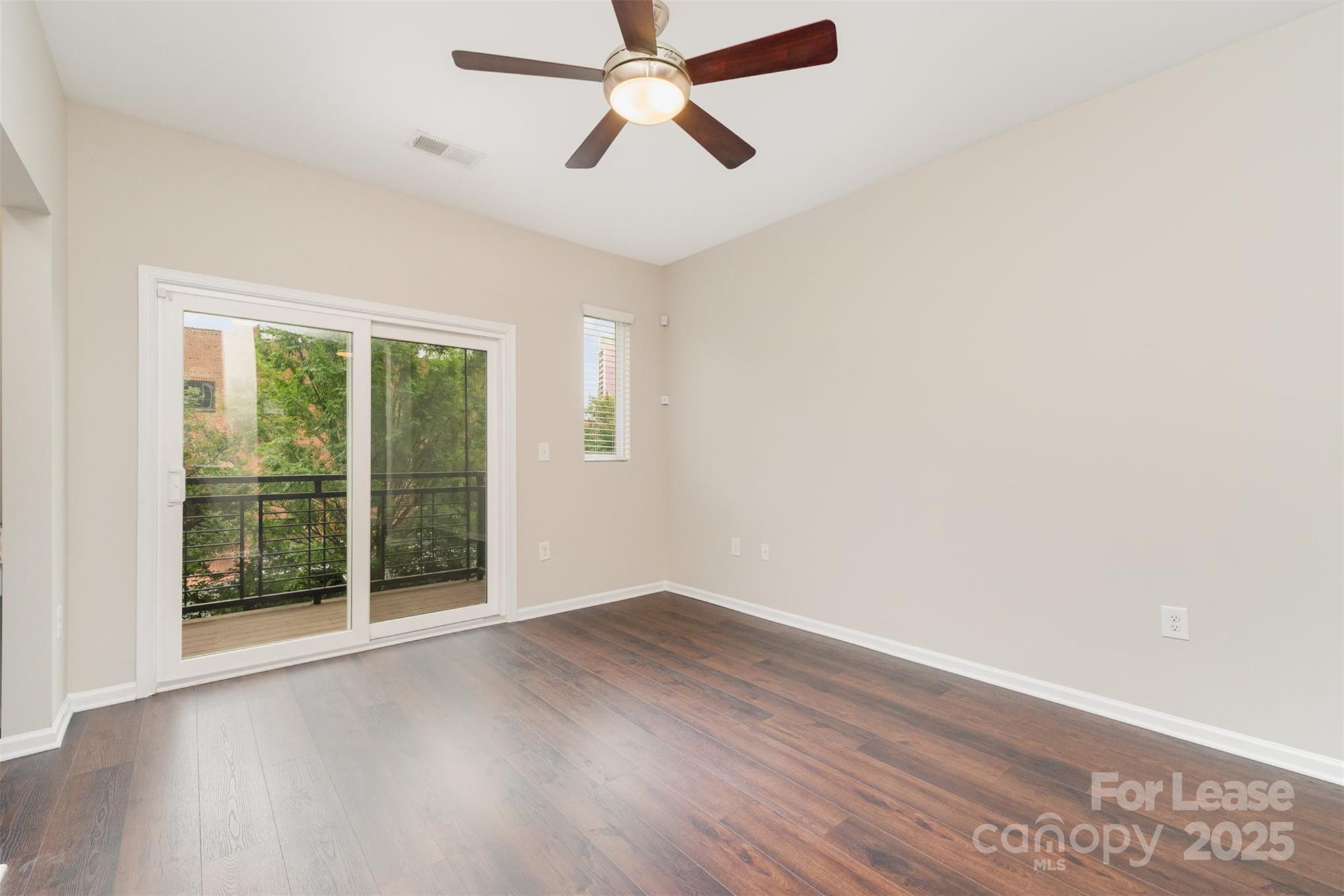 Charlotte, North Carolina 28203, United States, 3 Bedrooms Bedrooms, ,4 BathroomsBathrooms,Residential,Active,101597