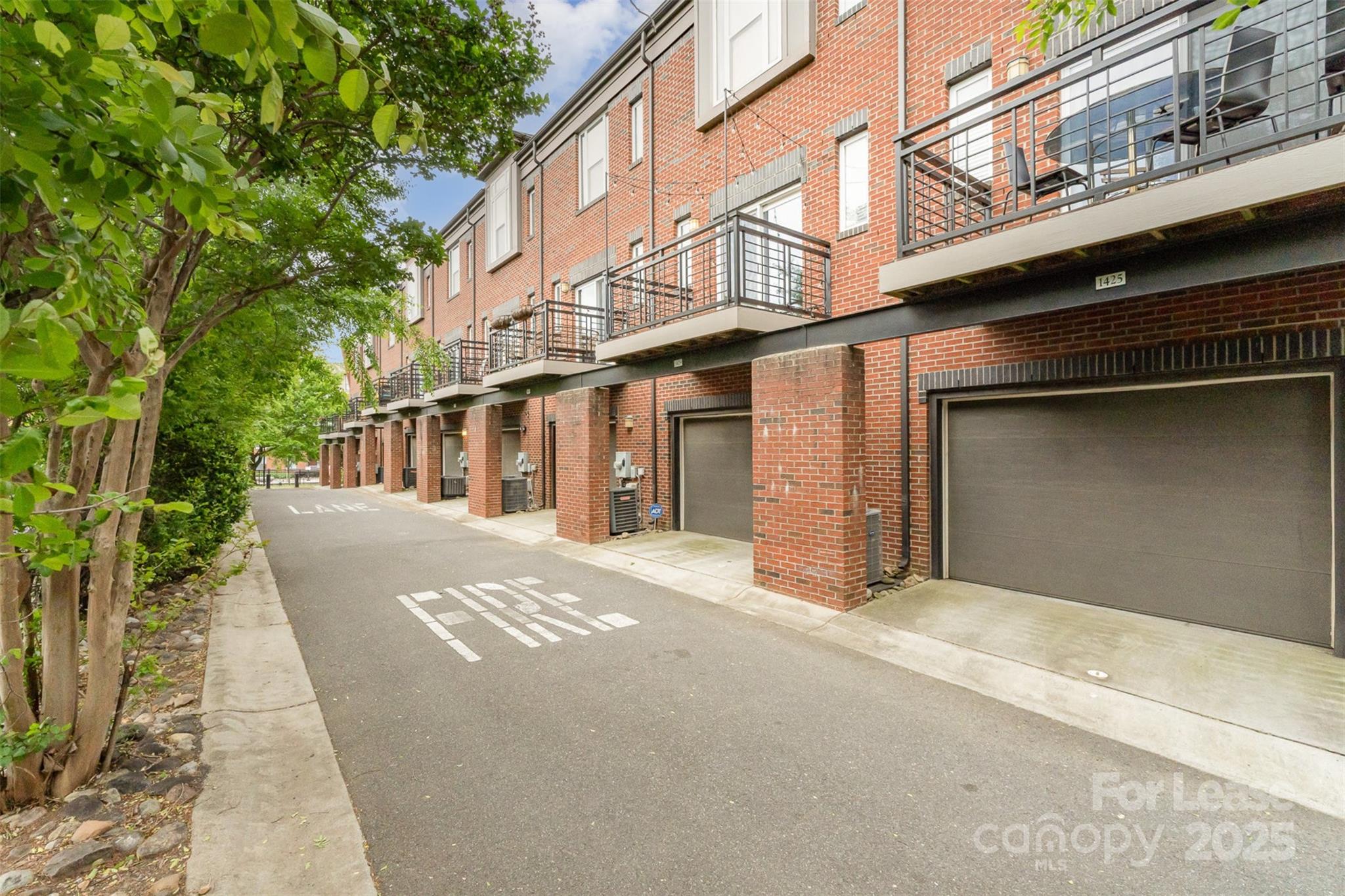 Charlotte, North Carolina 28203, United States, 3 Bedrooms Bedrooms, ,4 BathroomsBathrooms,Residential,Active,101597